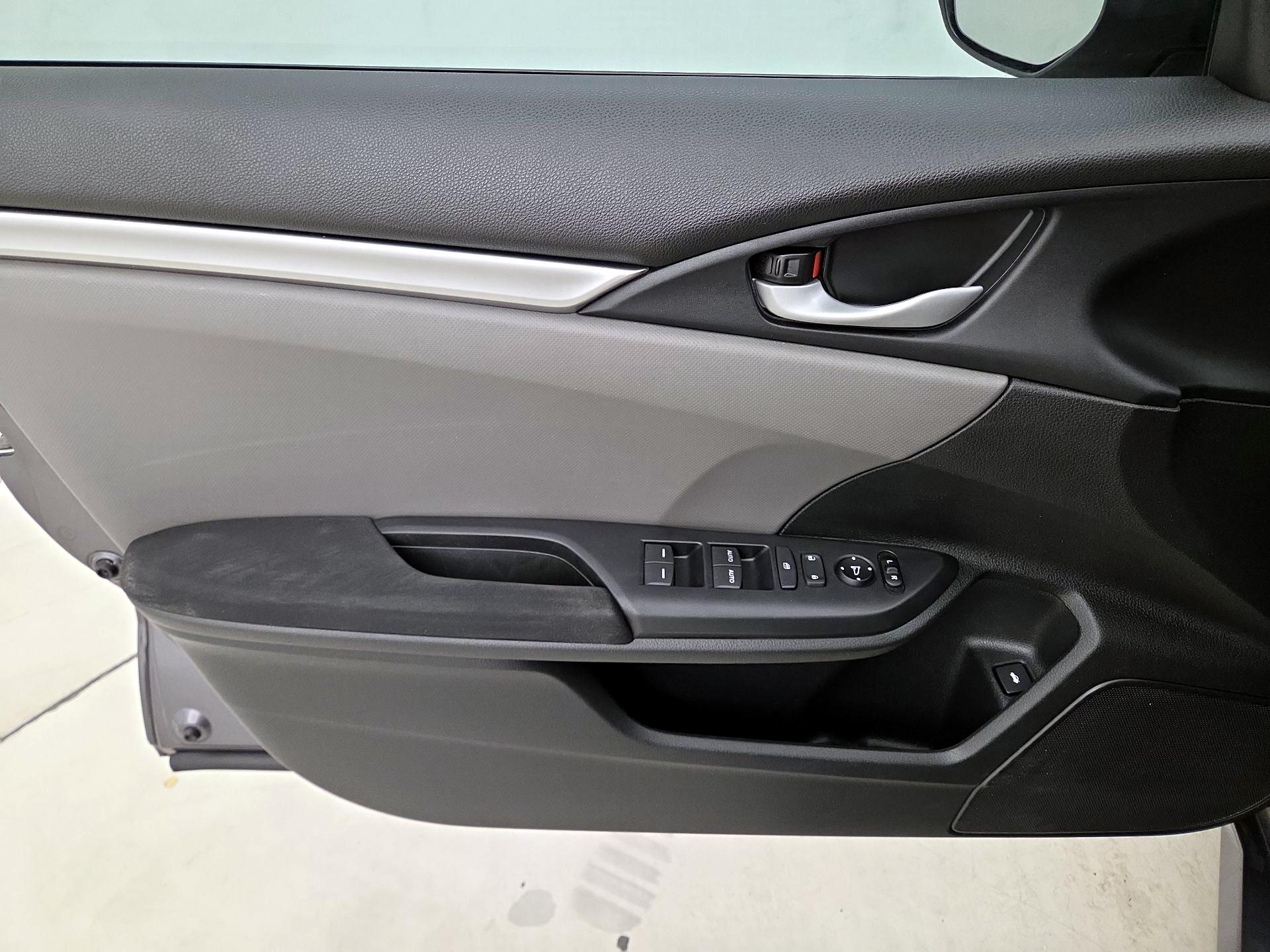 Thumbnail: 2018 Honda Civic - 12