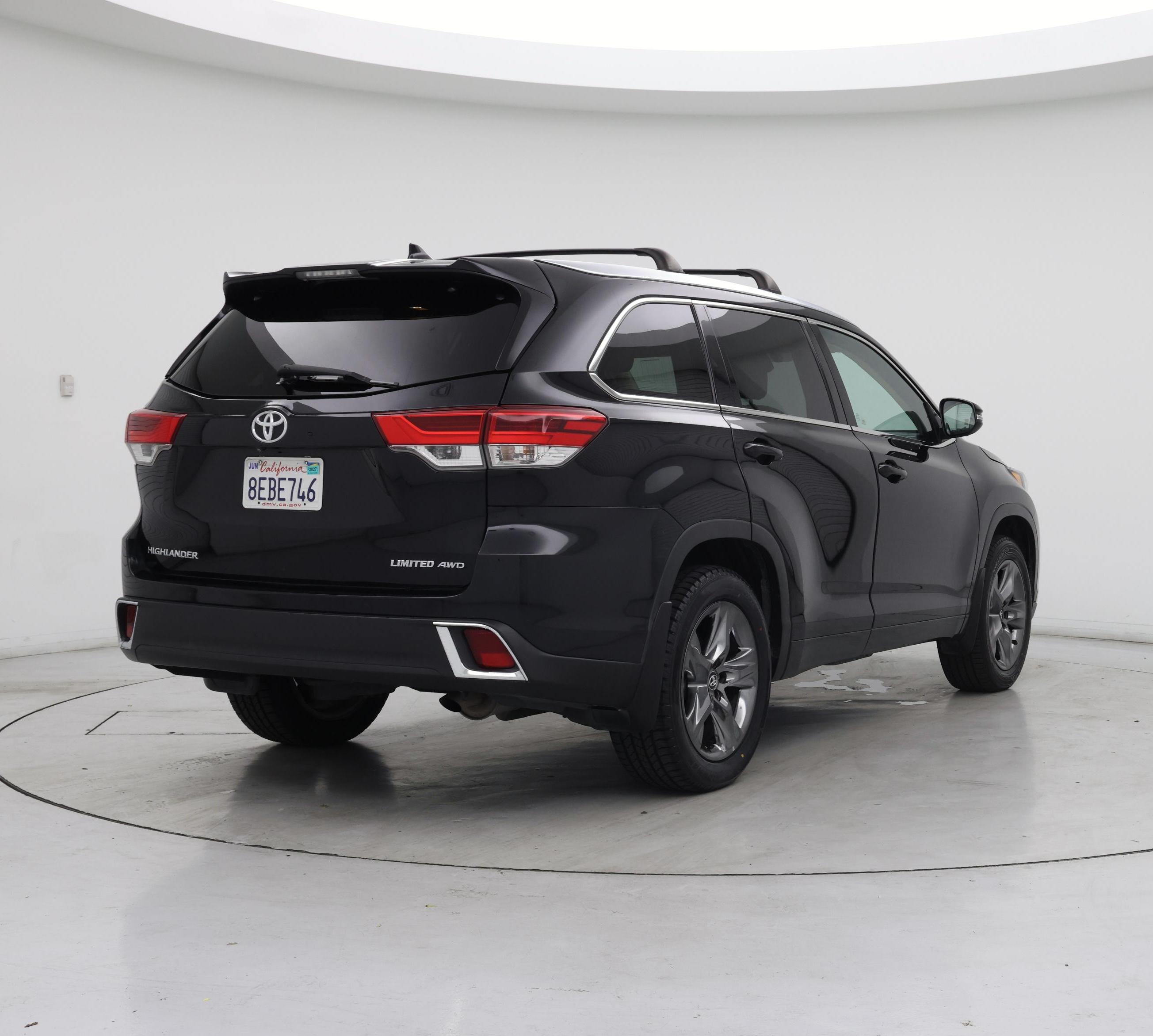 Thumbnail: 2018 Toyota Highlander - 8
