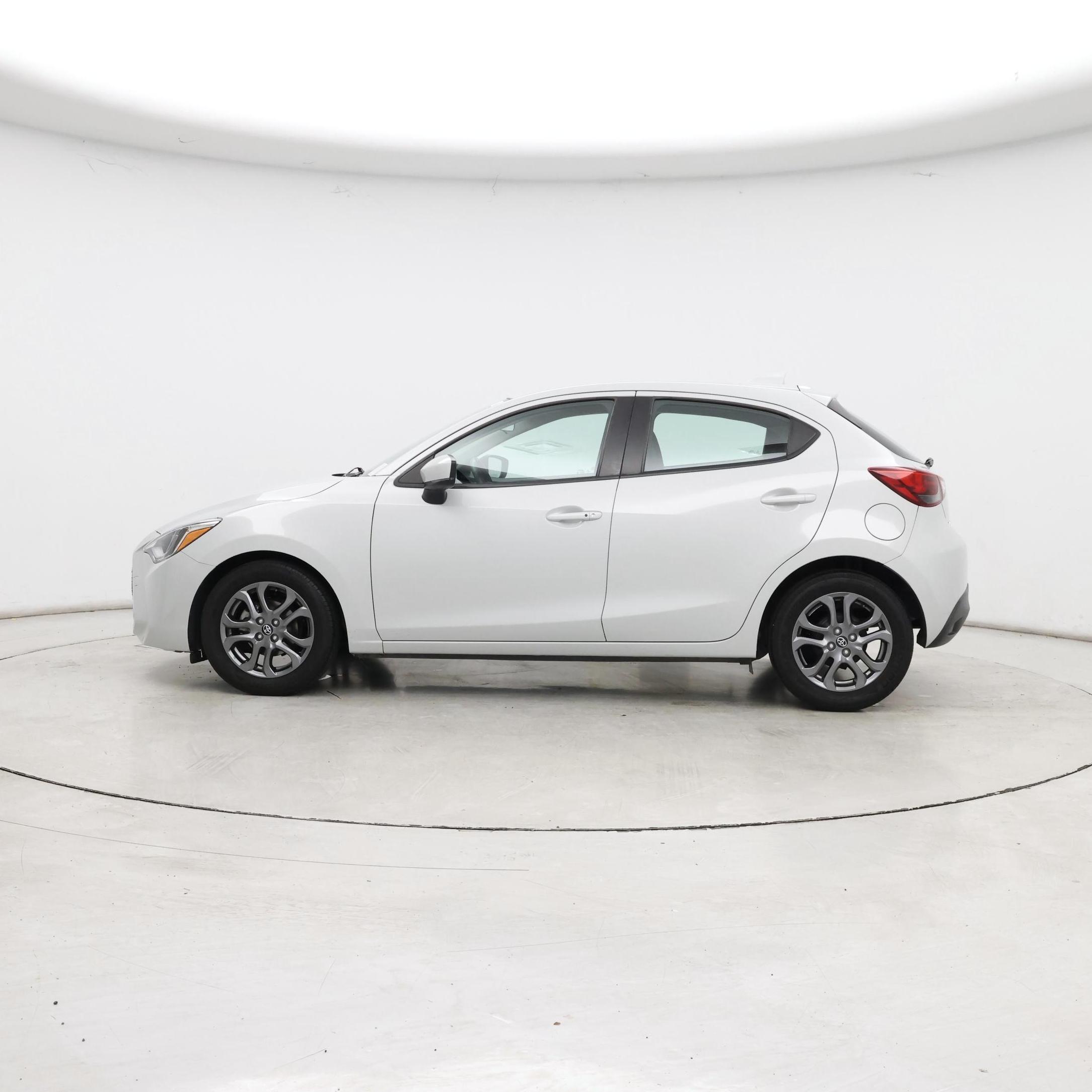 Thumbnail: 2020 Toyota Yaris - 3