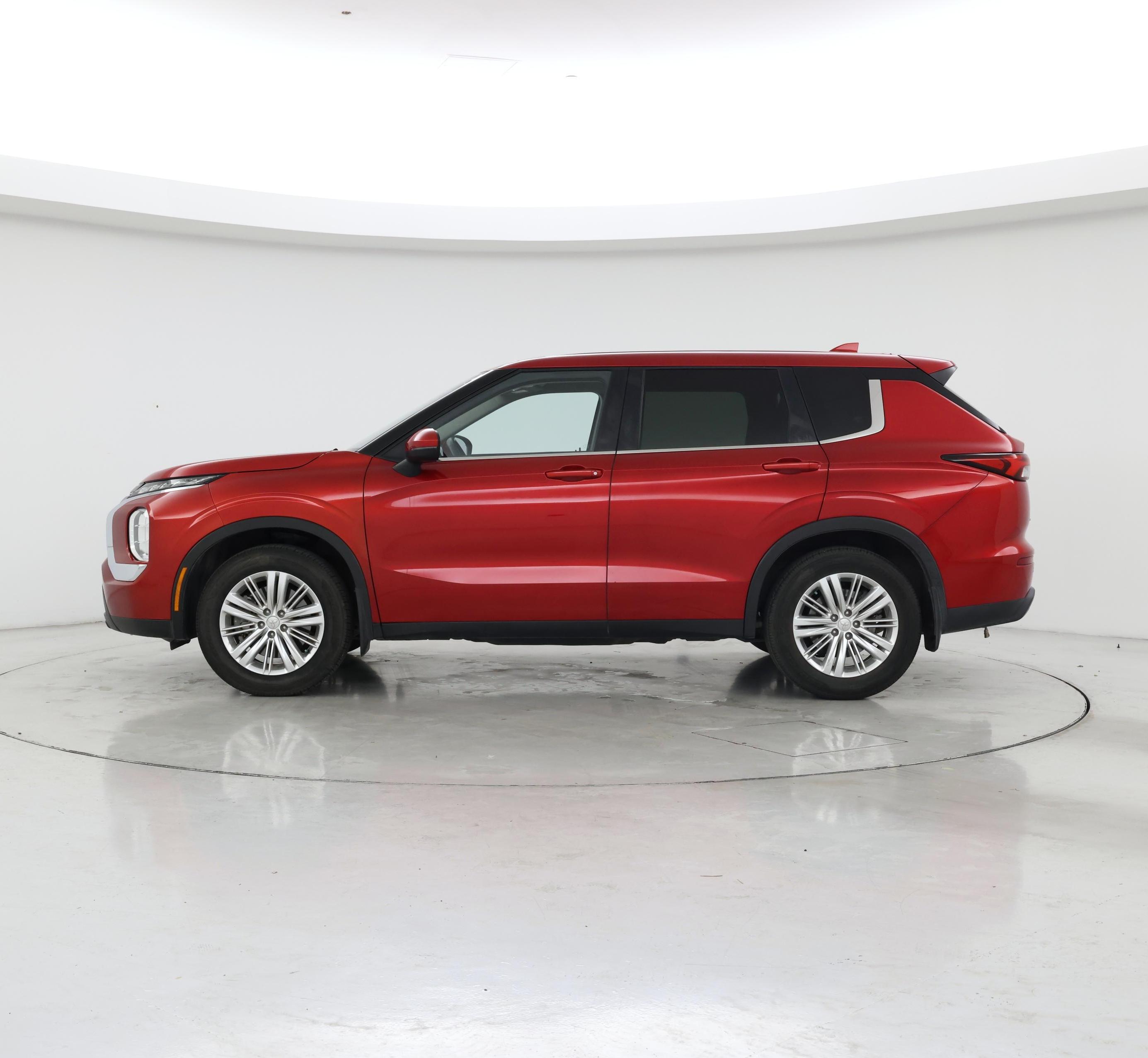 Thumbnail: 2022 Mitsubishi Outlander - 3