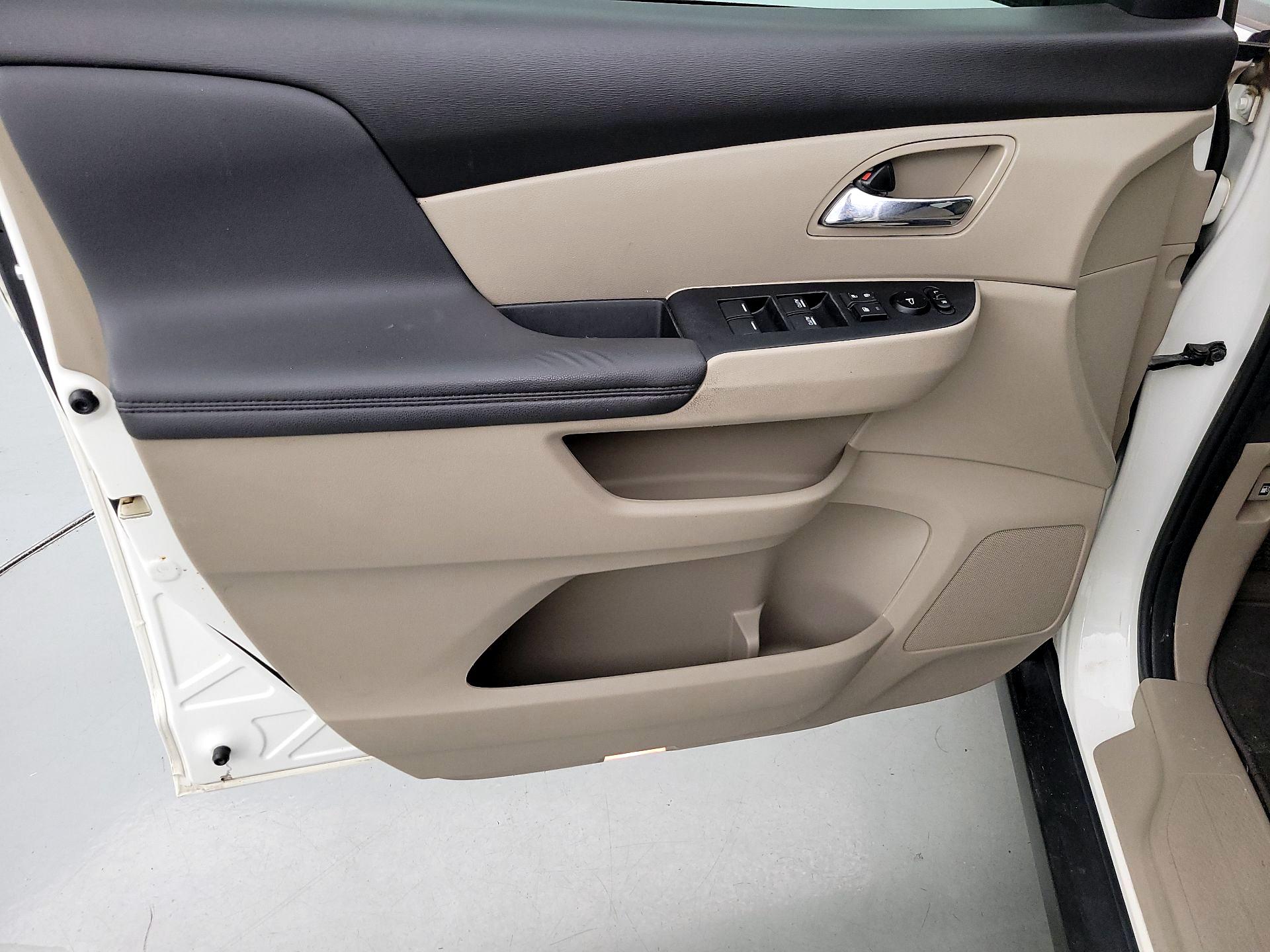 Thumbnail: 2017 Honda Odyssey - 12