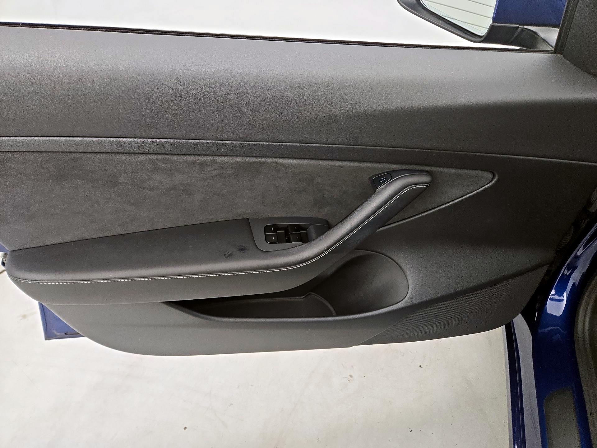 Thumbnail: 2021 Tesla Model 3 - 12