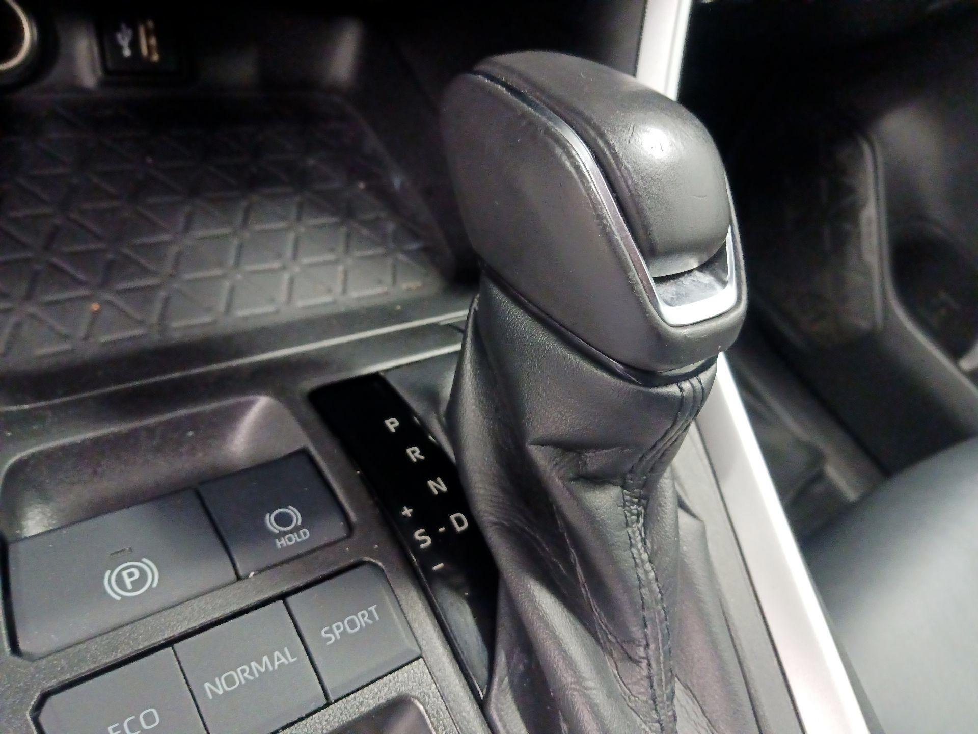 Thumbnail: 2023 Toyota RAV4 - 16
