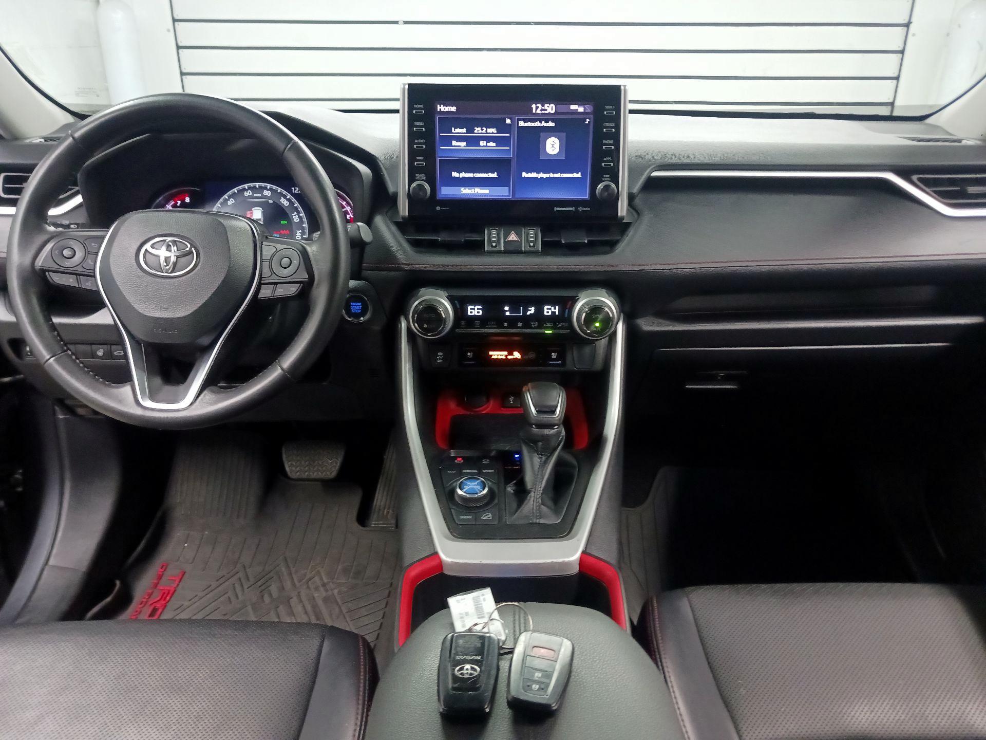 Thumbnail: 2022 Toyota RAV4 - 9