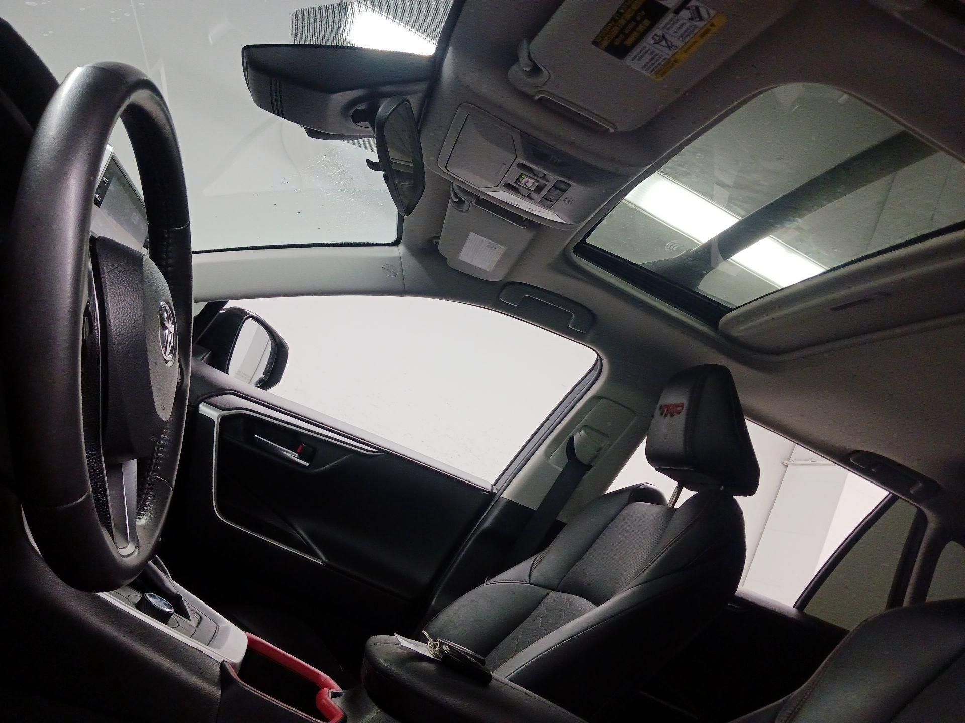 Thumbnail: 2022 Toyota RAV4 - 18