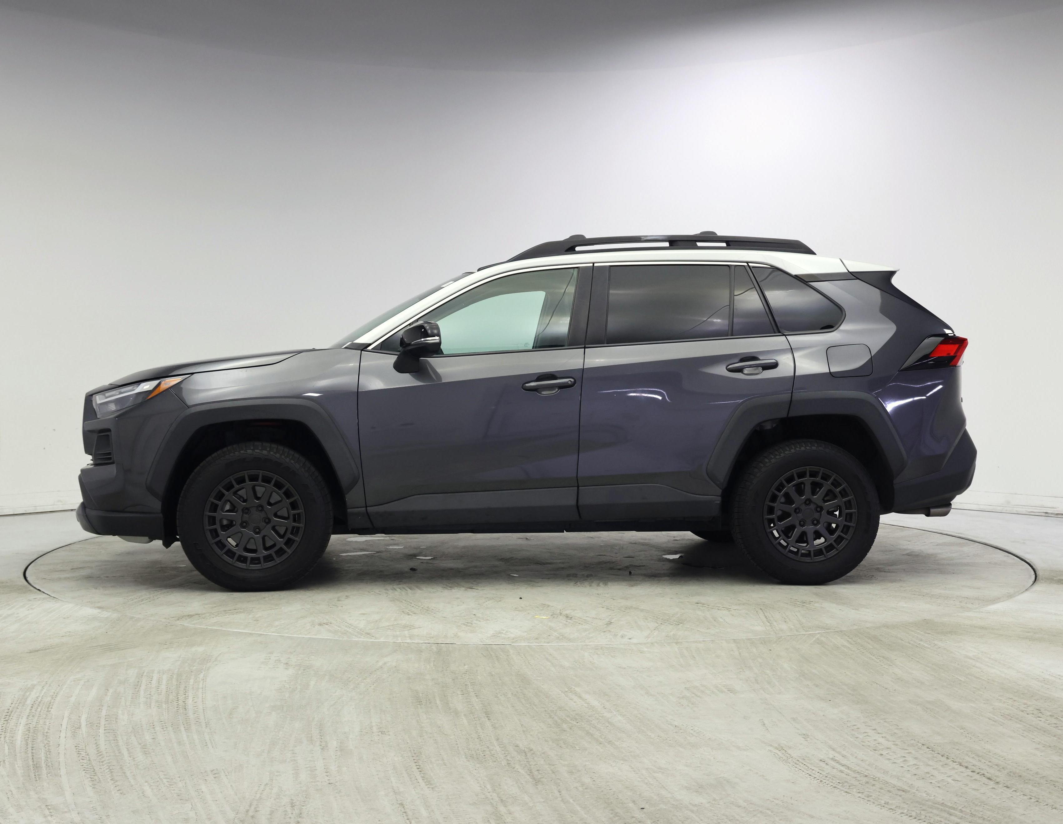 Thumbnail: 2022 Toyota RAV4 - 3