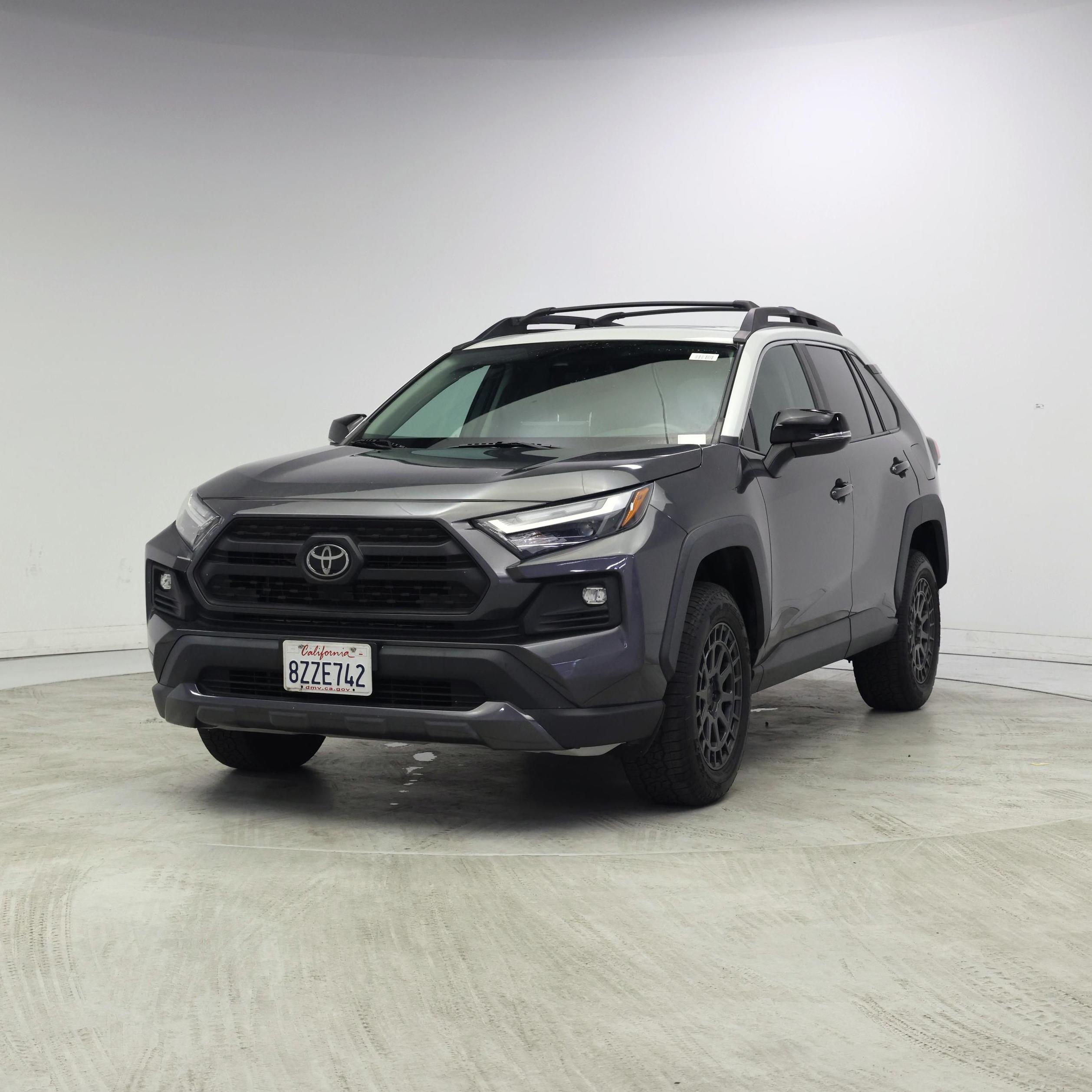 Thumbnail: 2022 Toyota RAV4 - 4