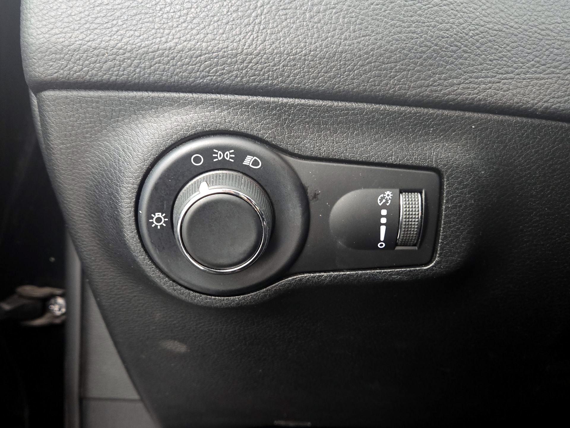 Thumbnail: 2018 Jeep Compass - 13