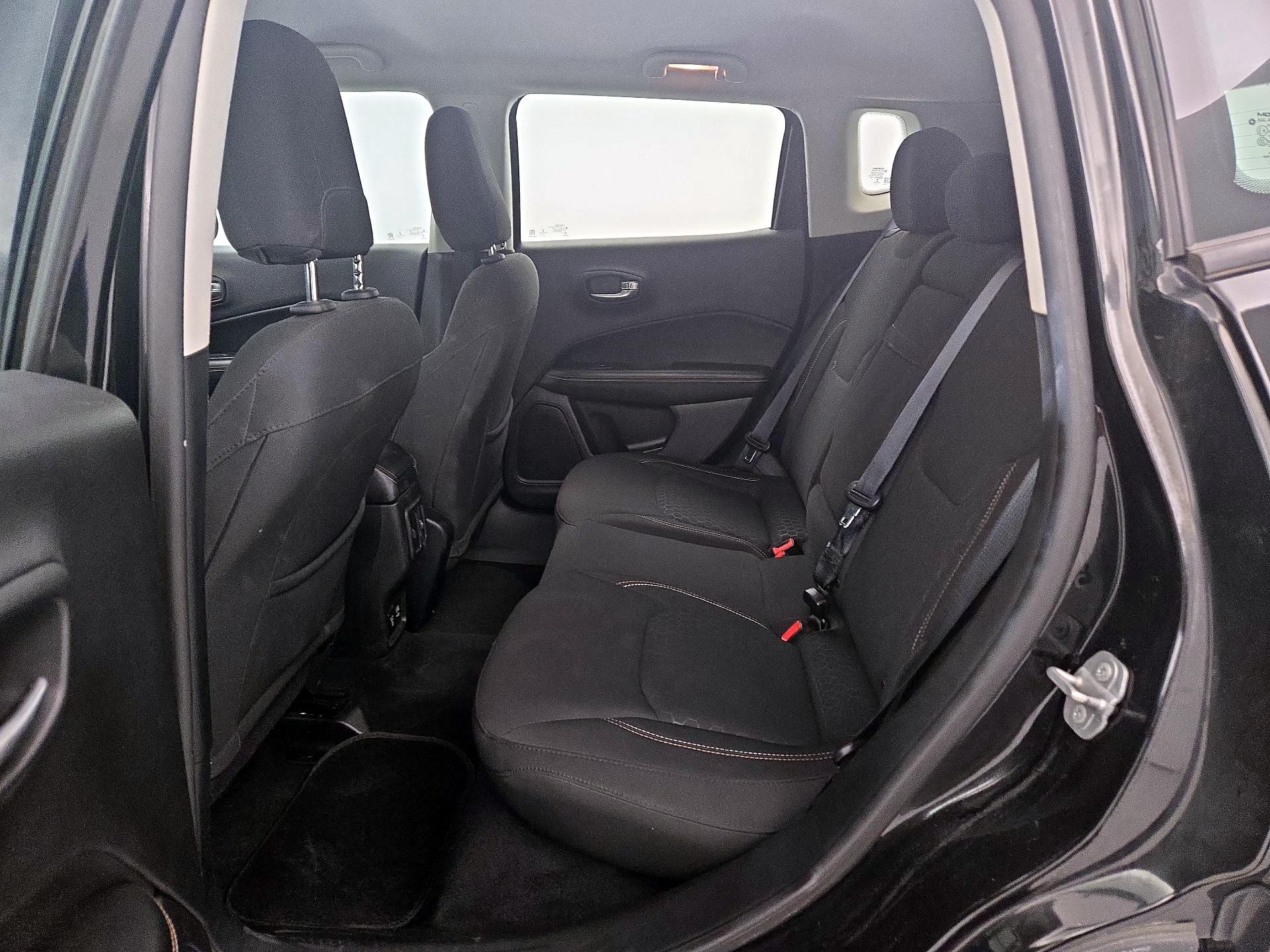 Thumbnail: 2018 Jeep Compass - 19