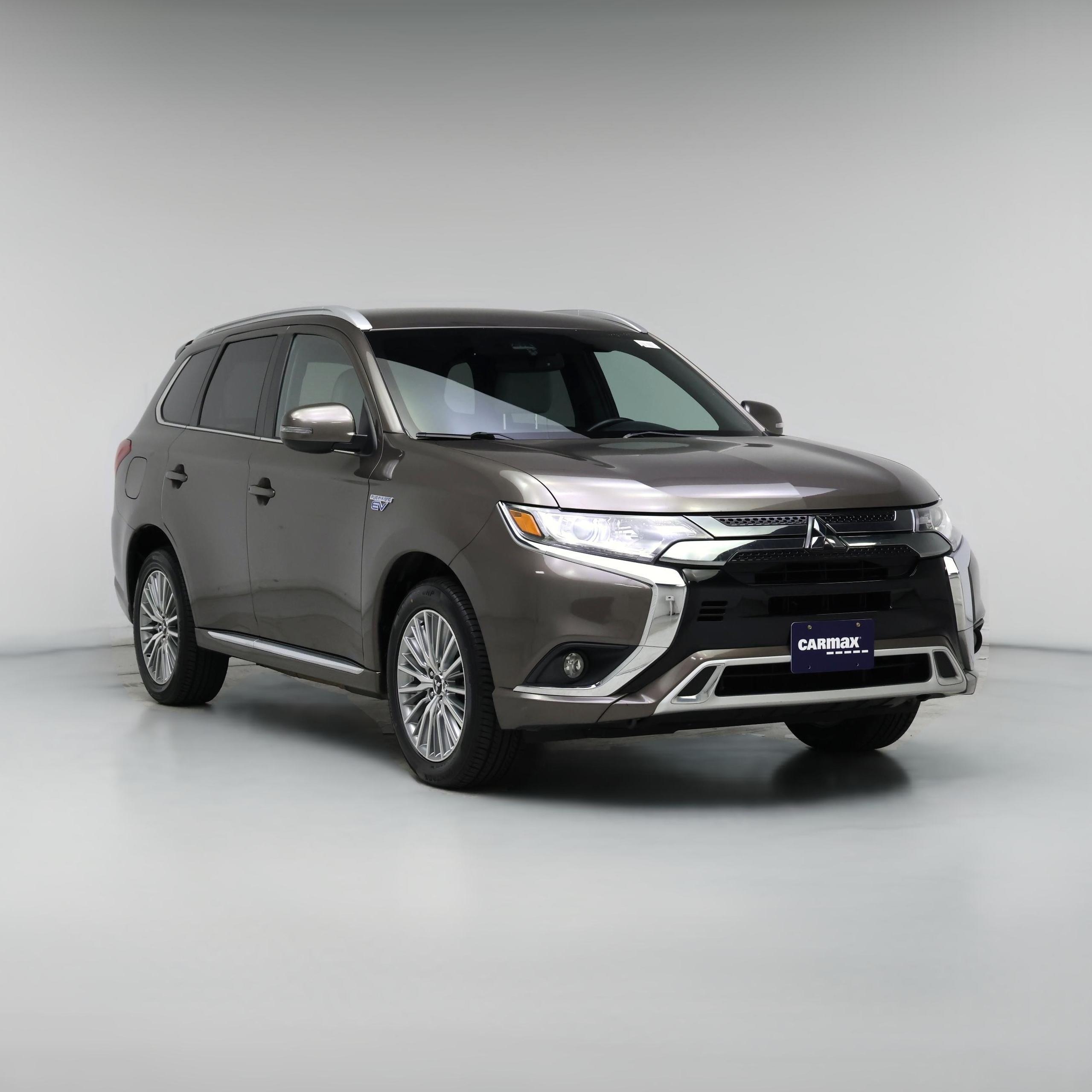 Thumbnail: 2020 Mitsubishi Outlander - 1