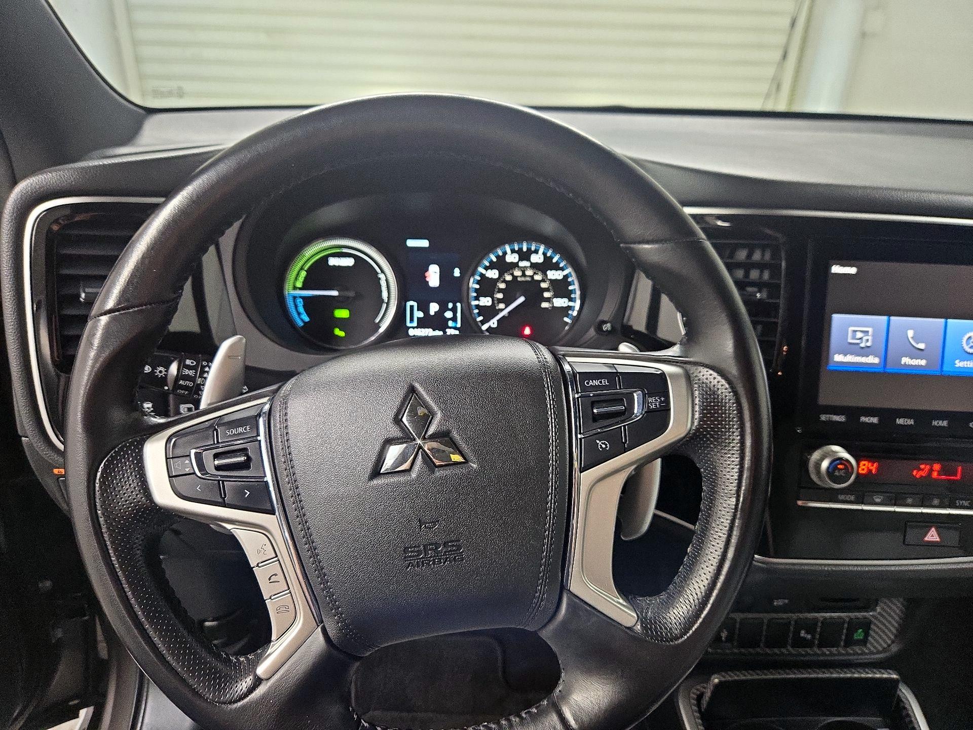 Thumbnail: 2020 Mitsubishi Outlander - 10