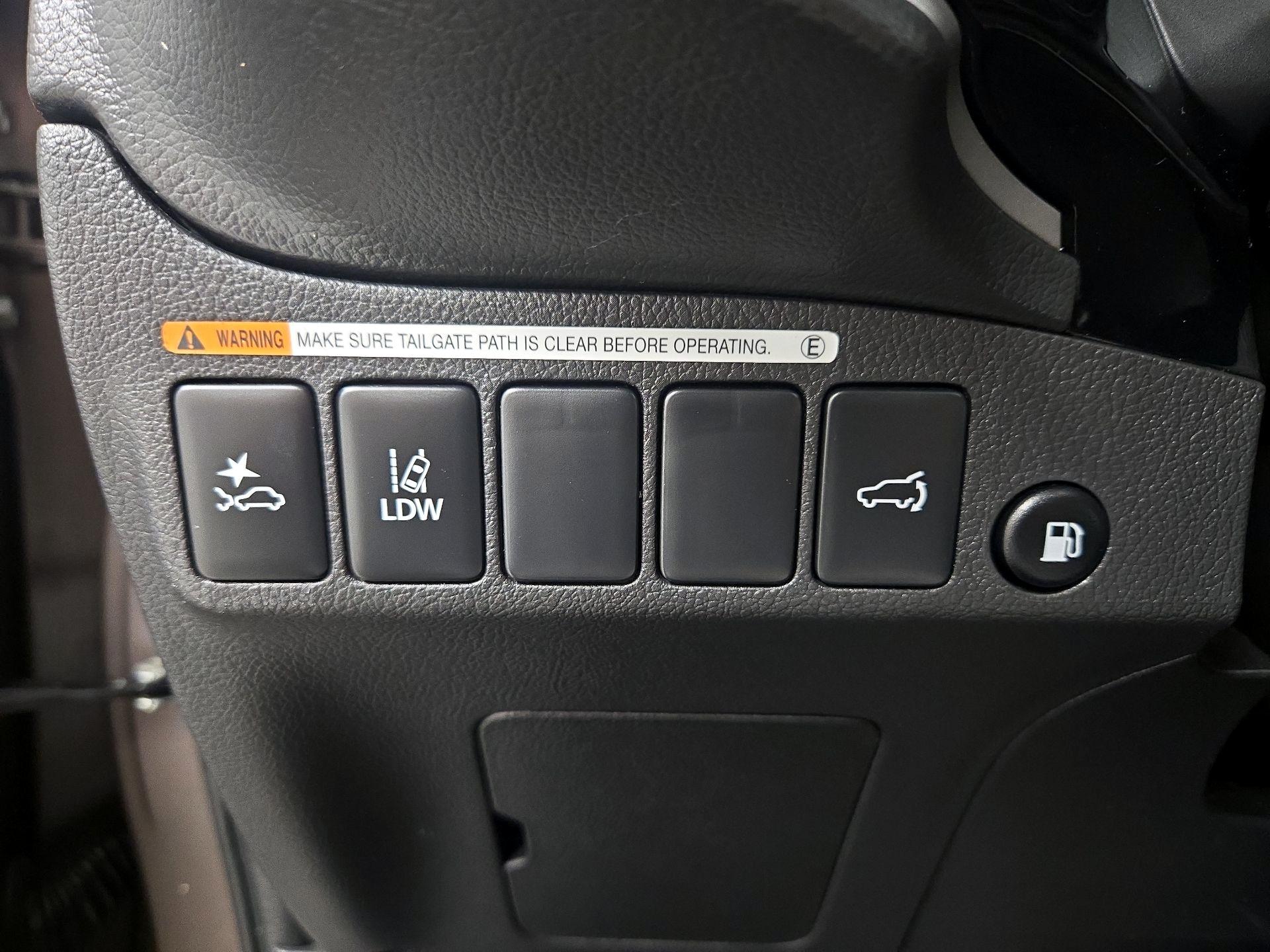 Thumbnail: 2020 Mitsubishi Outlander - 13