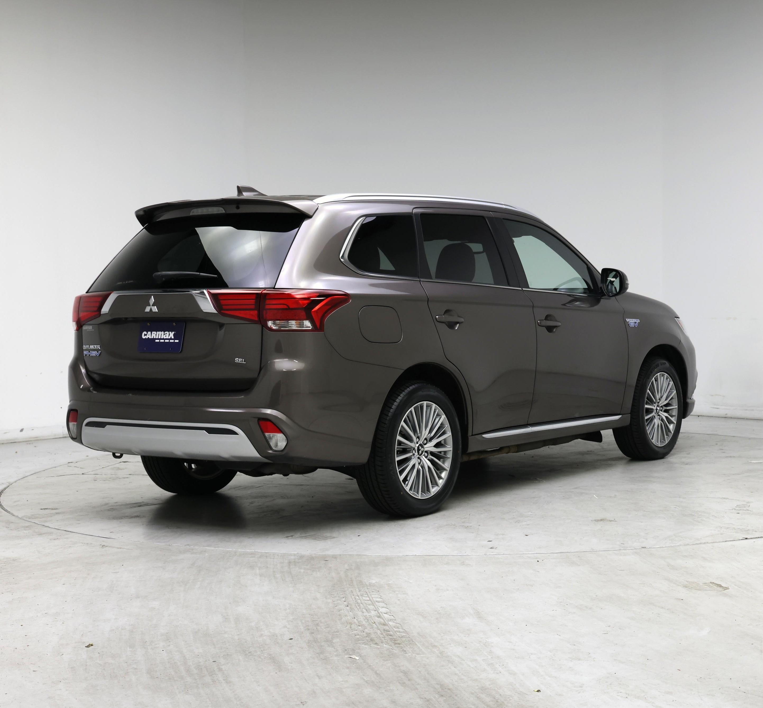 Thumbnail: 2020 Mitsubishi Outlander - 8
