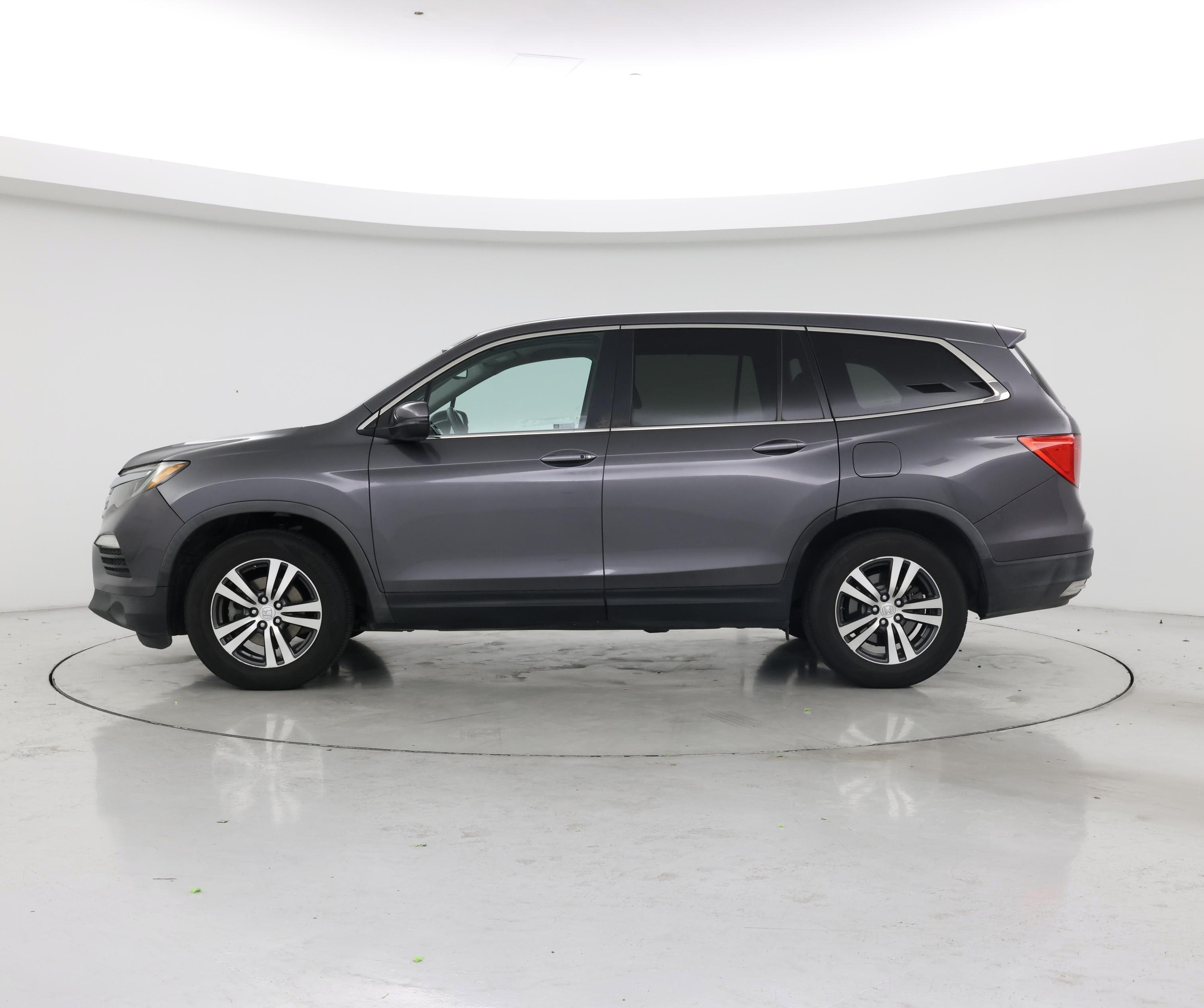 Thumbnail: 2018 Honda Pilot - 3