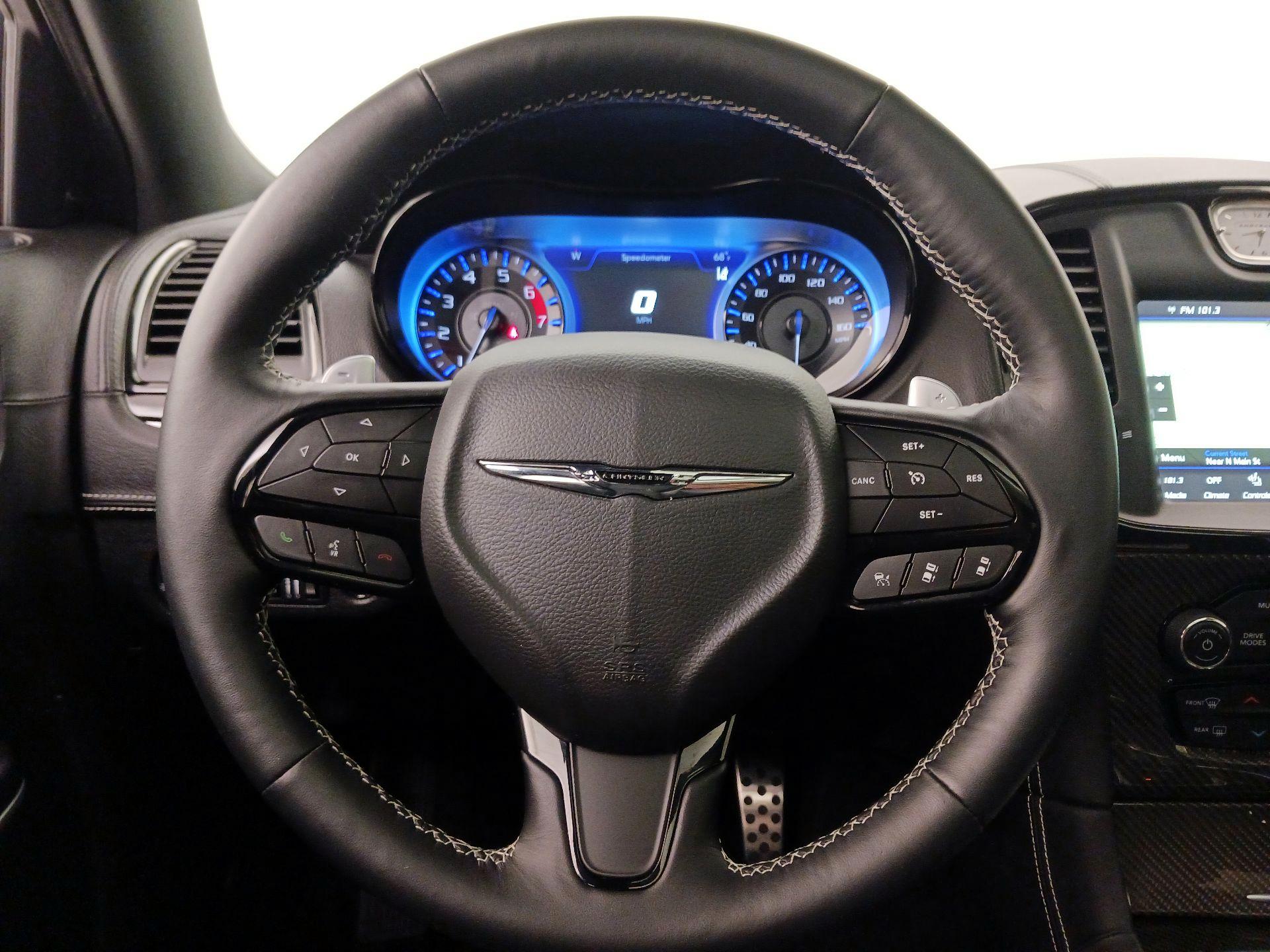 Thumbnail: 2023 Chrysler 300 - 10