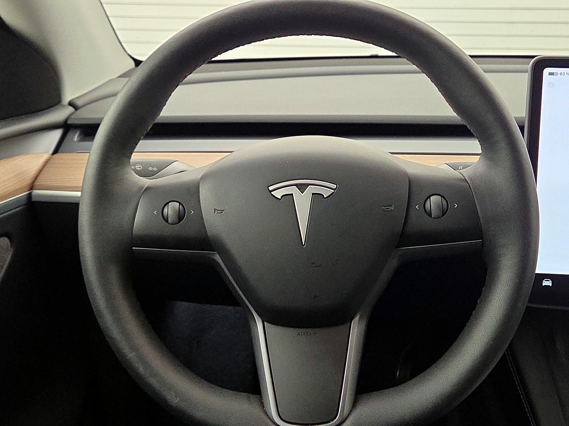 Thumbnail: 2025 Tesla Model Y - 10