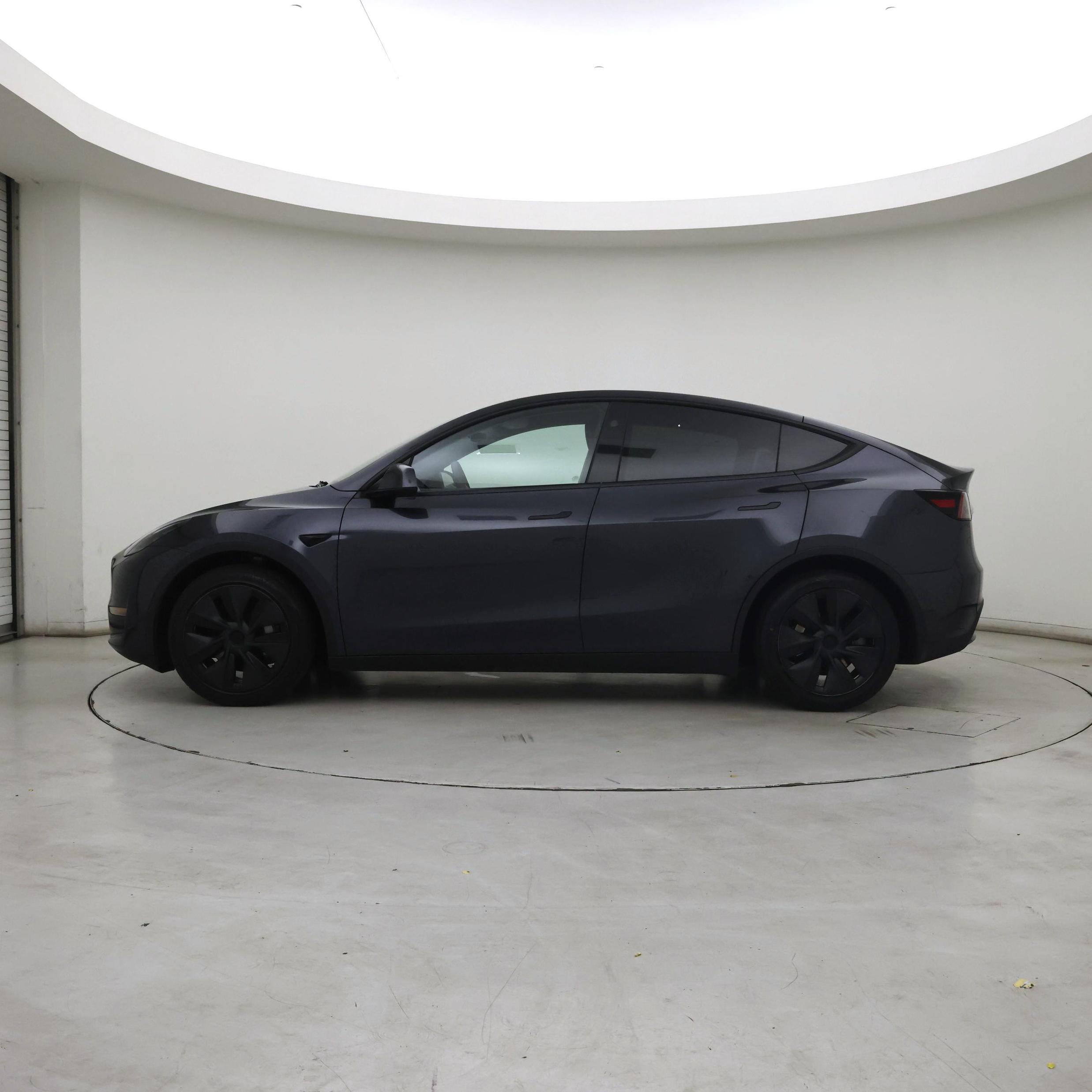 Thumbnail: 2025 Tesla Model Y - 3