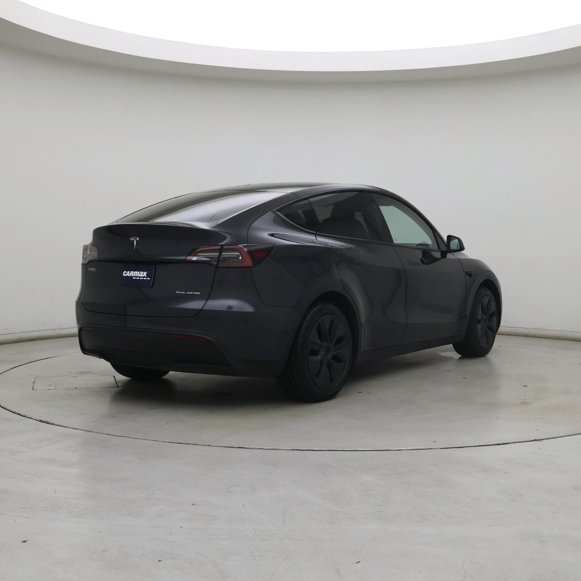 Thumbnail: 2025 Tesla Model Y - 8