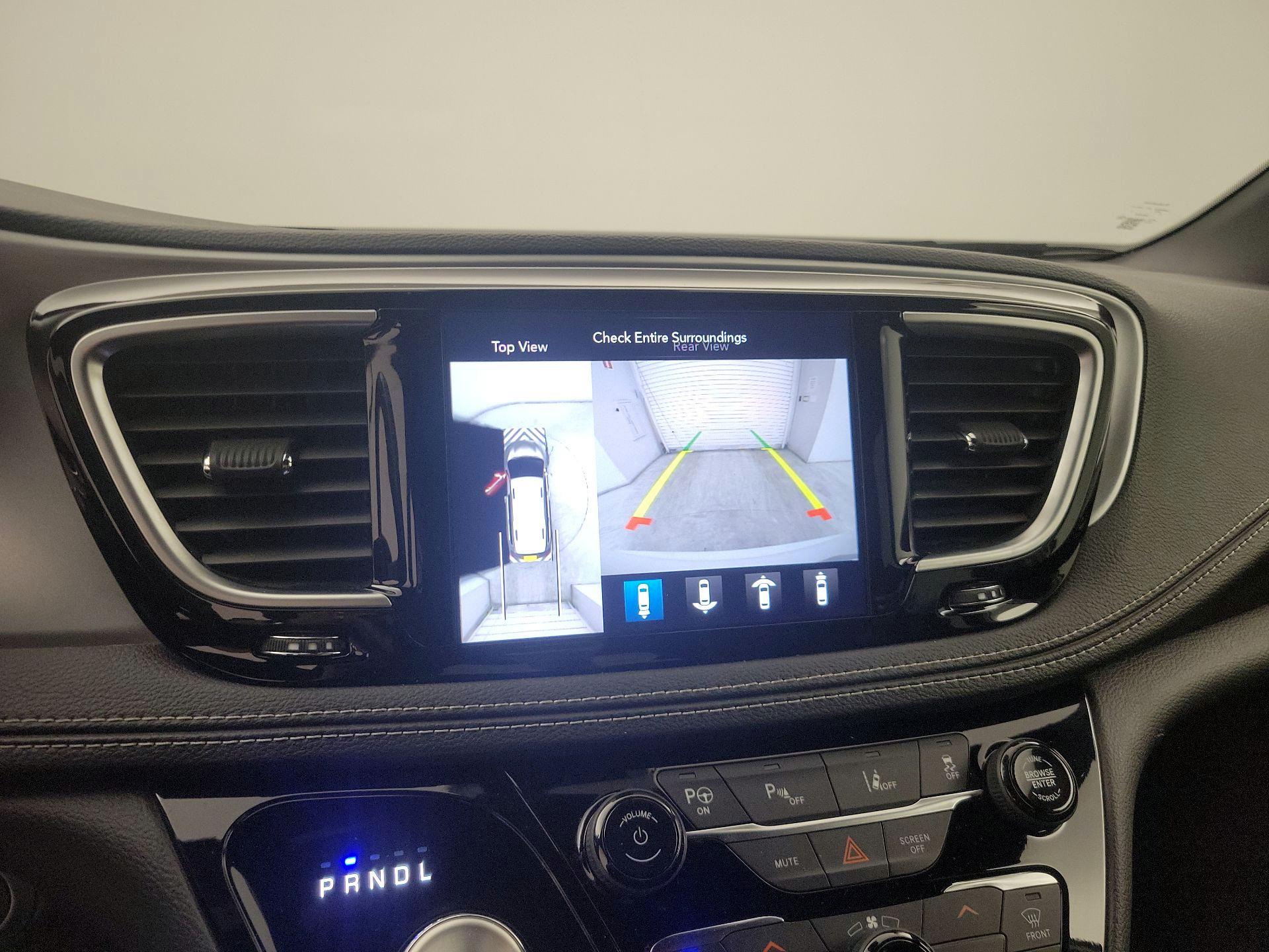 Thumbnail: 2020 Chrysler Pacifica - 15