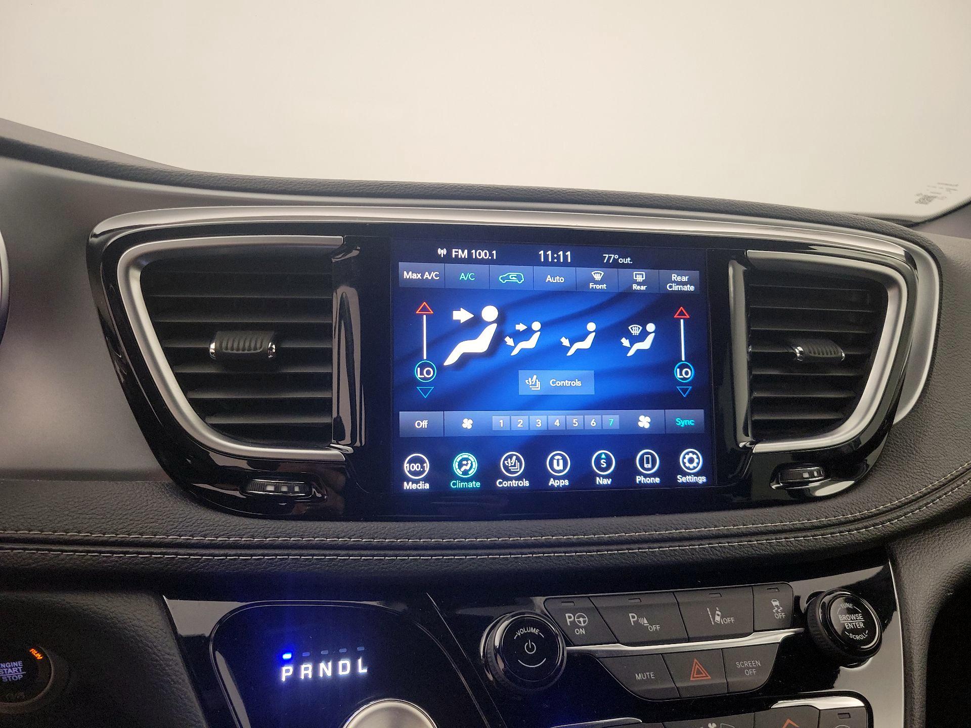 Thumbnail: 2020 Chrysler Pacifica - 17
