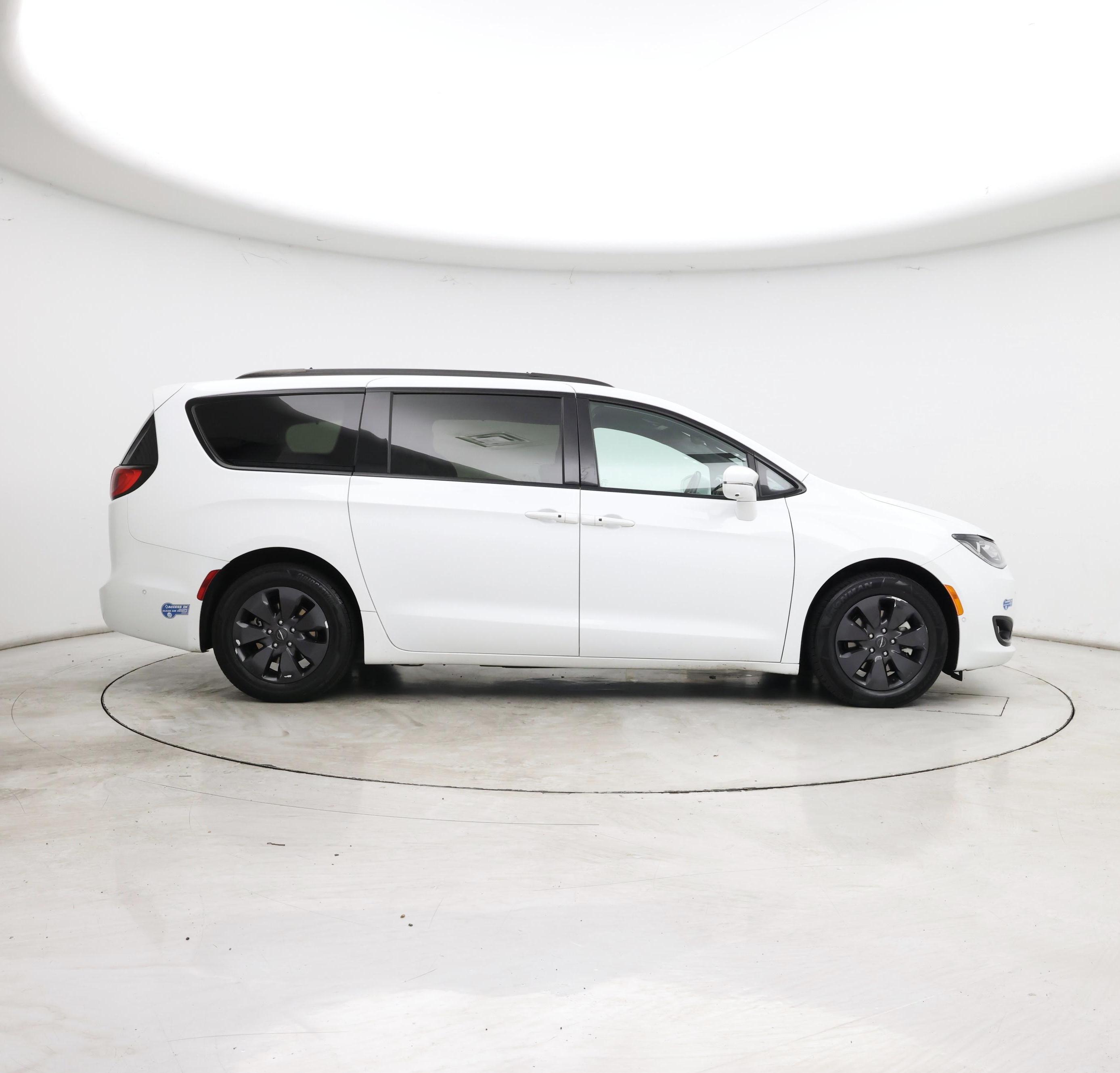 Thumbnail: 2020 Chrysler Pacifica - 7