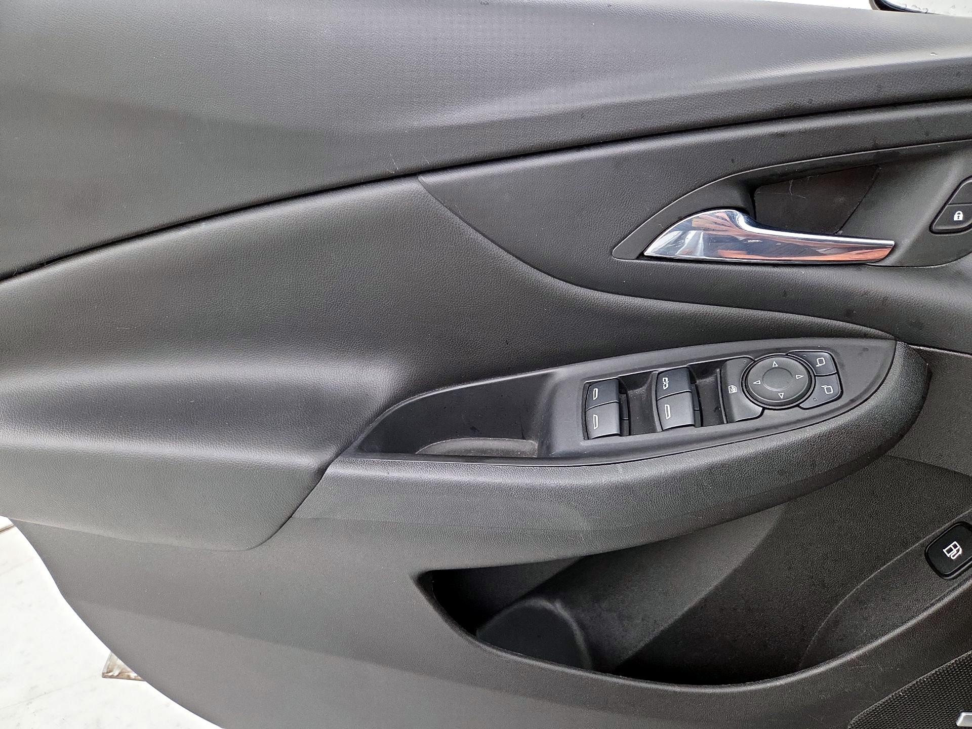 Thumbnail: 2016 Chevrolet Volt - 12
