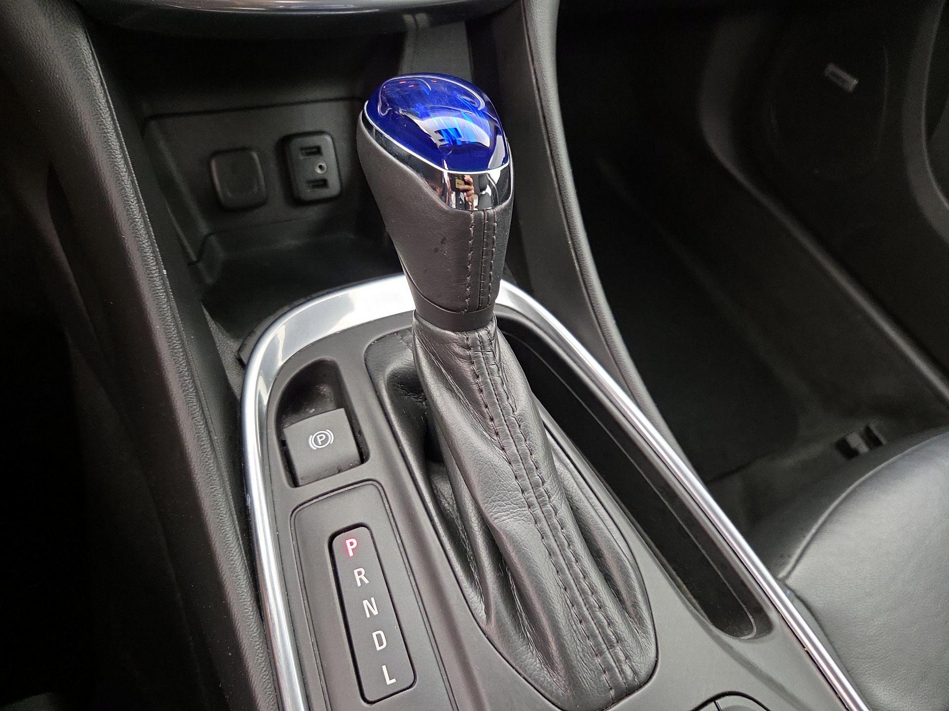 Thumbnail: 2016 Chevrolet Volt - 17