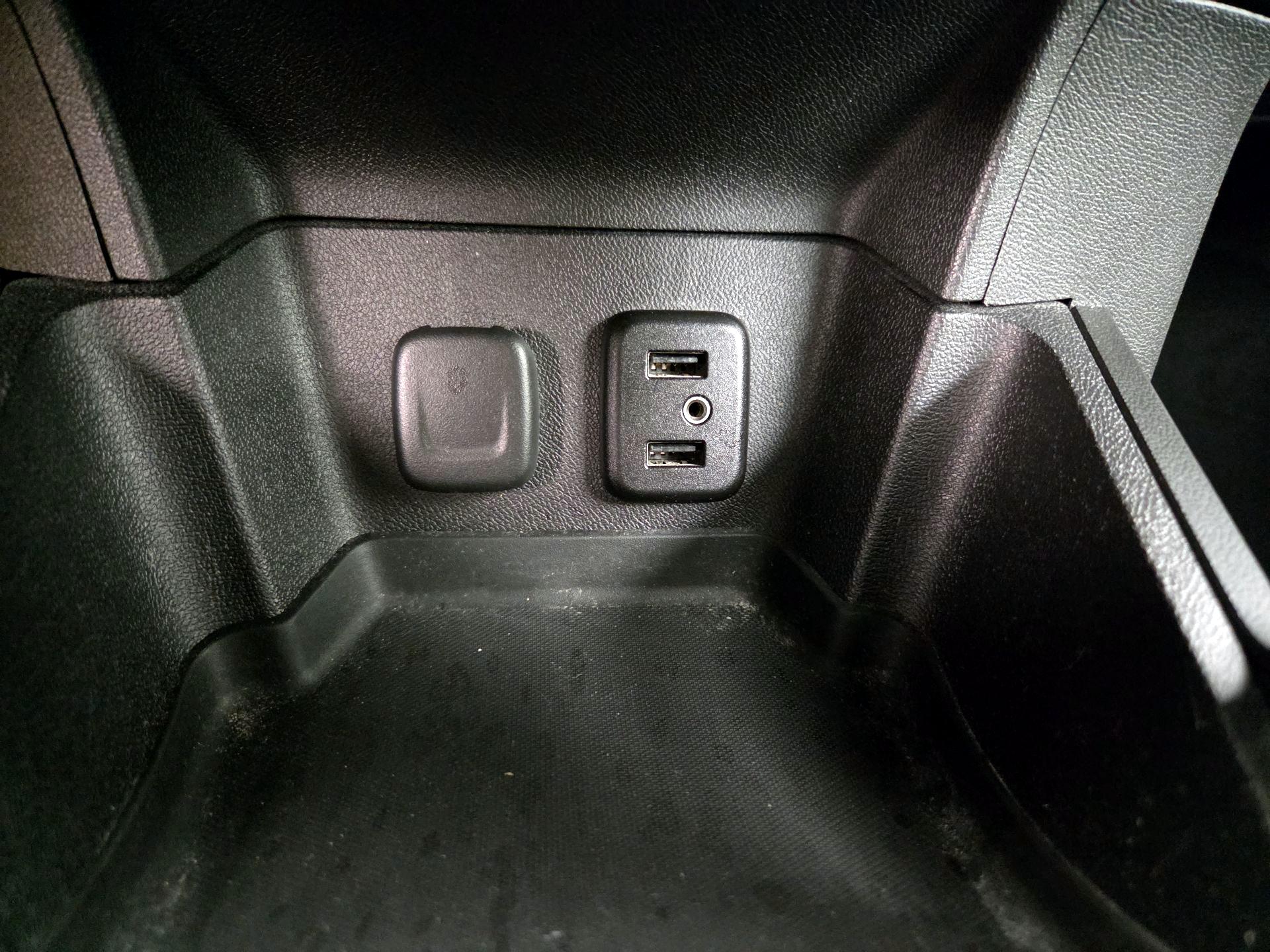 Thumbnail: 2016 Chevrolet Volt - 18