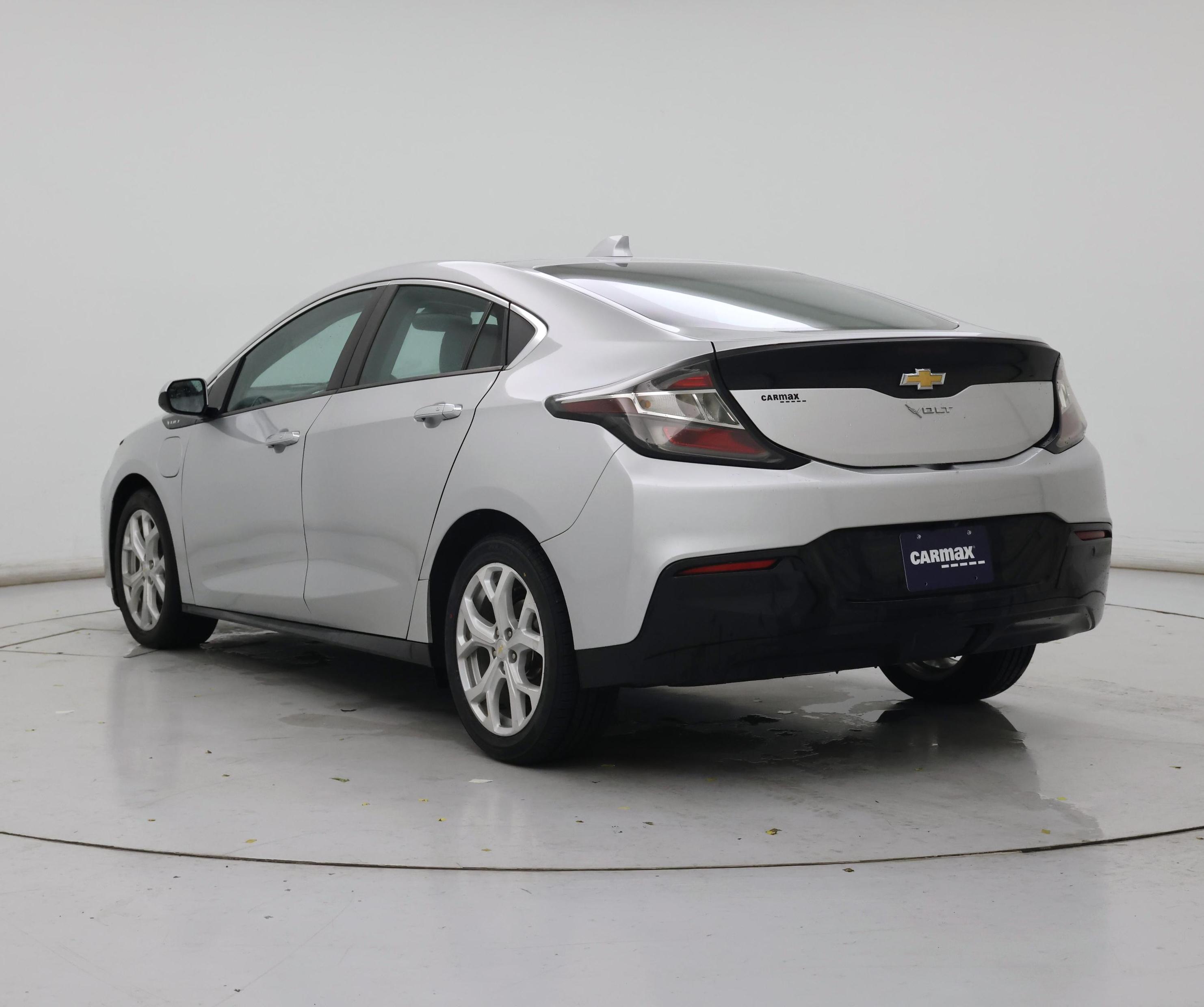 Thumbnail: 2016 Chevrolet Volt - 2
