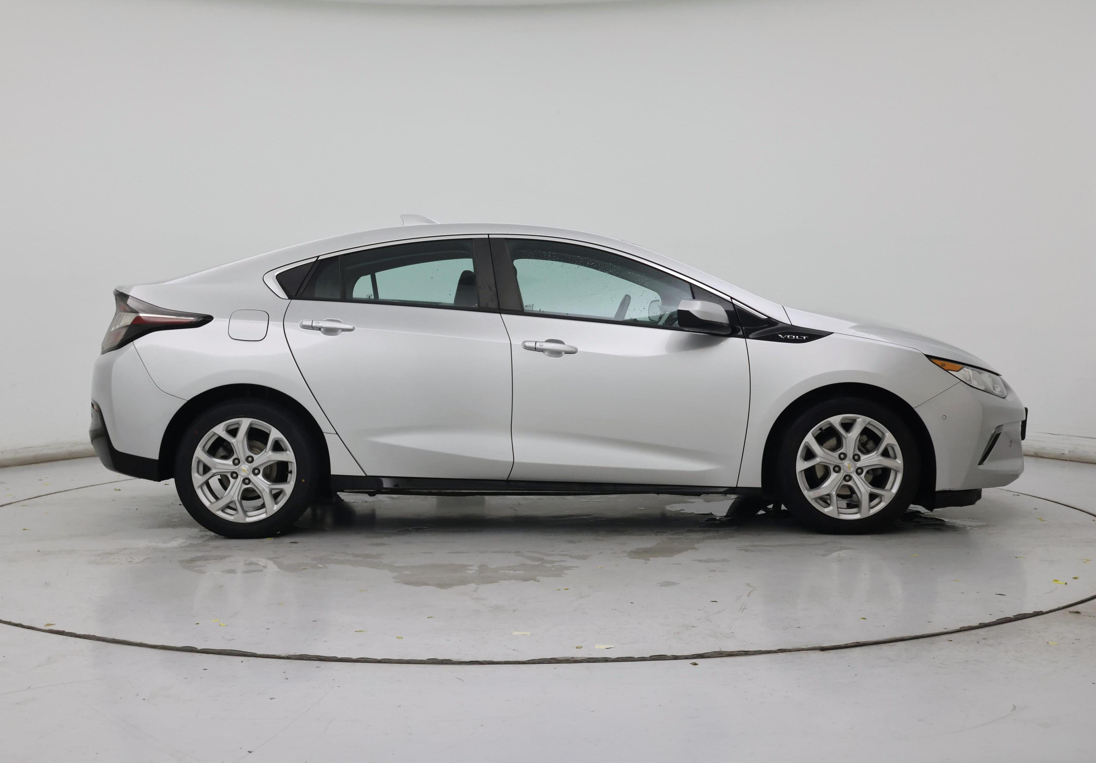 Thumbnail: 2016 Chevrolet Volt - 7