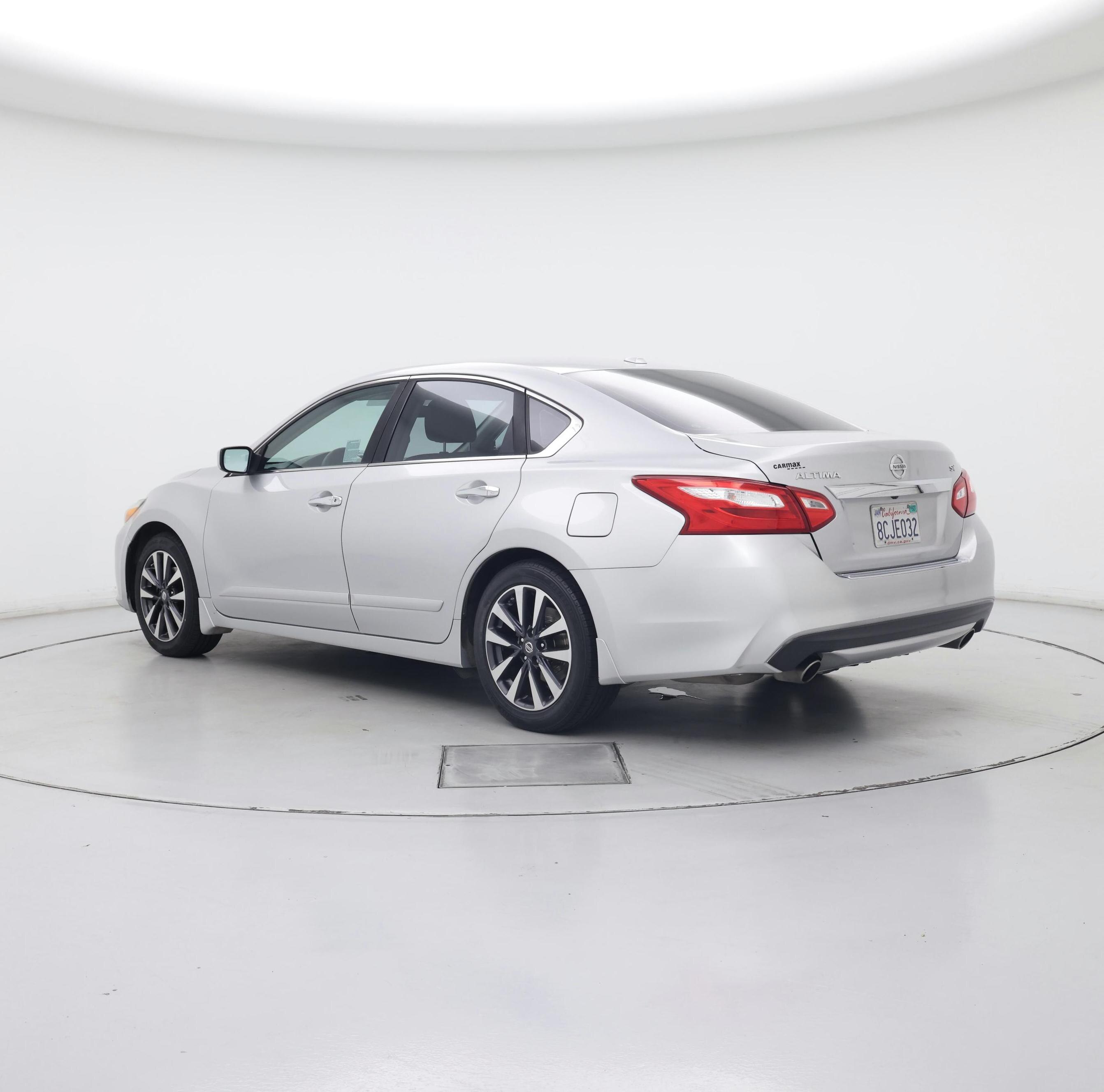 Thumbnail: 2017 Nissan Altima - 2