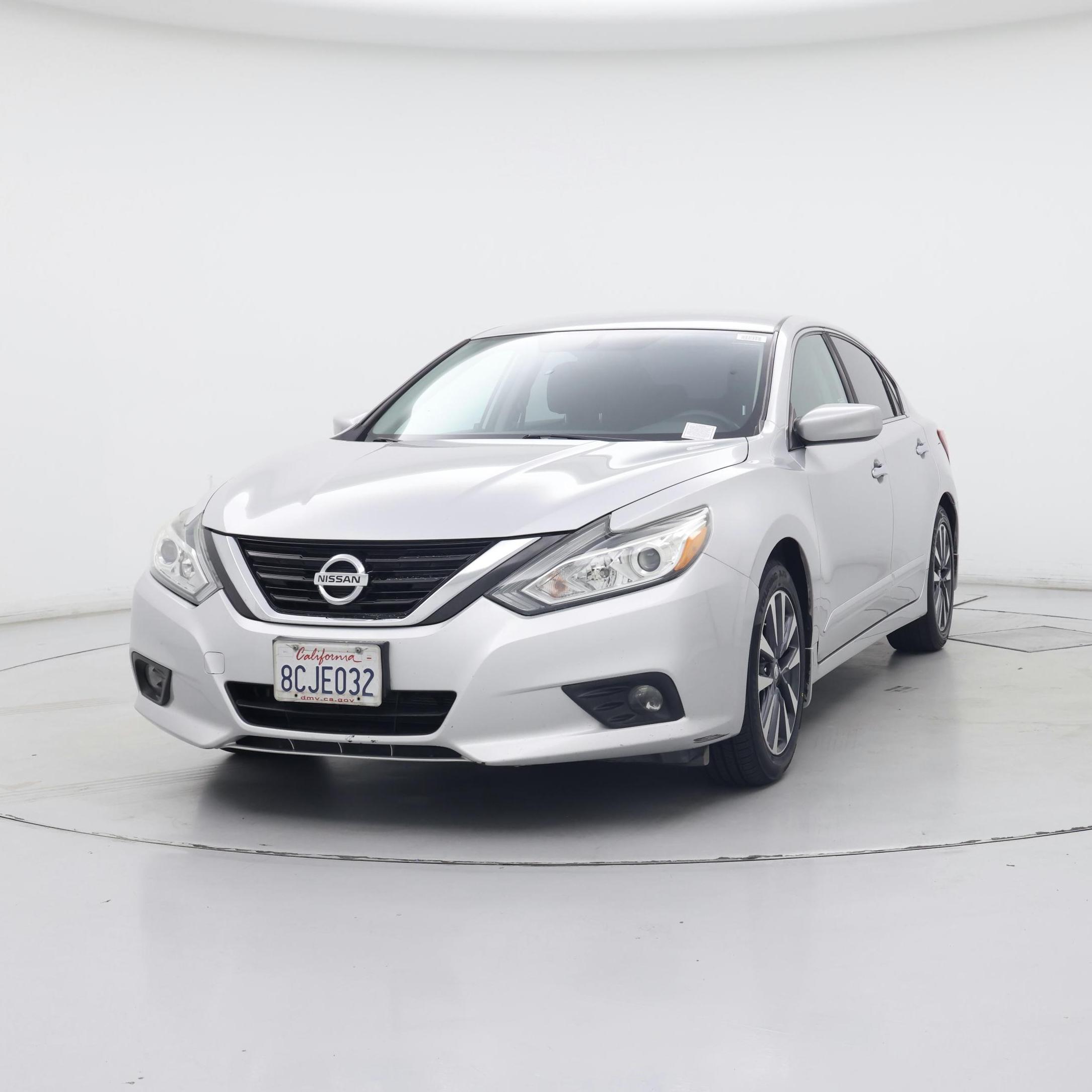 Thumbnail: 2017 Nissan Altima - 4