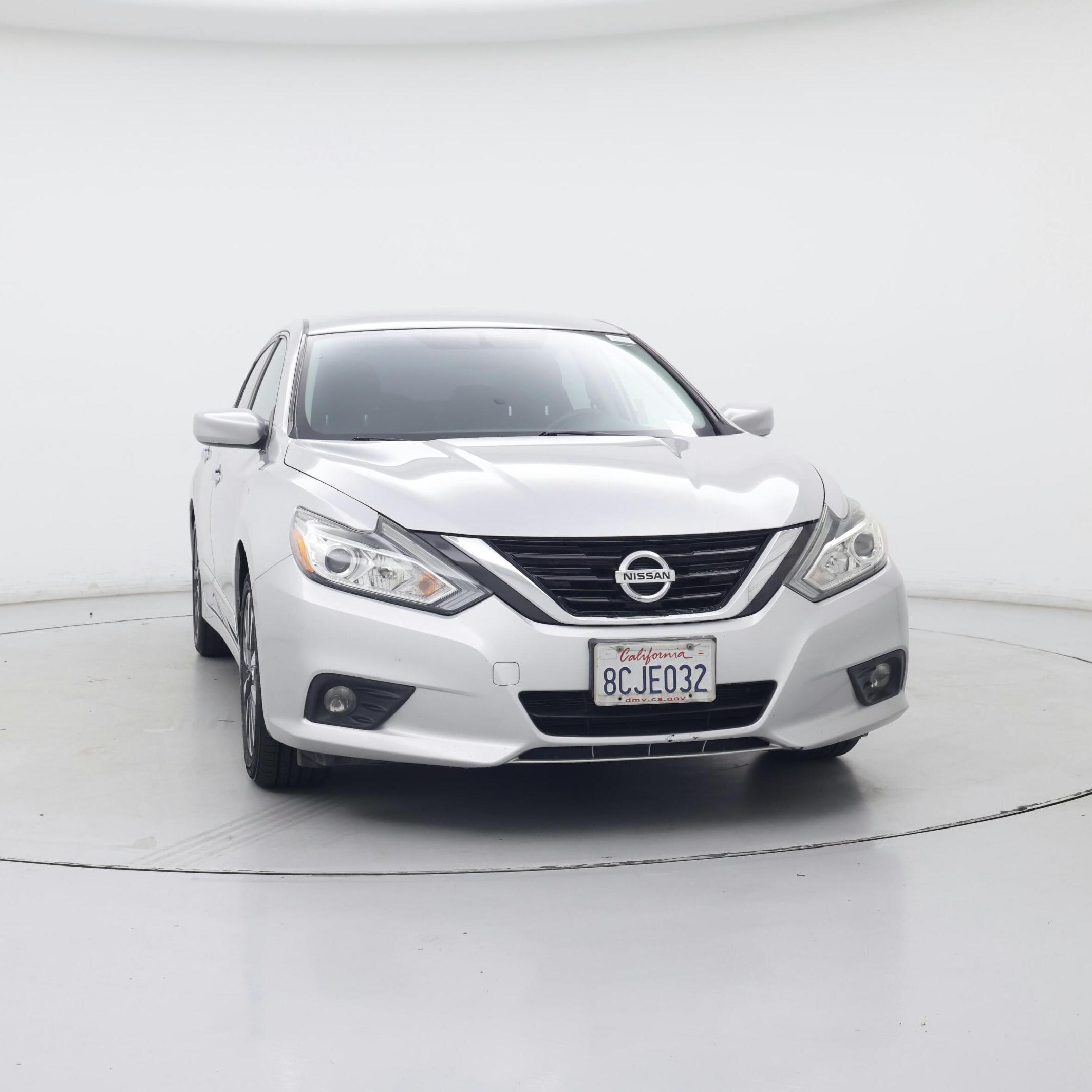 Thumbnail: 2017 Nissan Altima - 5