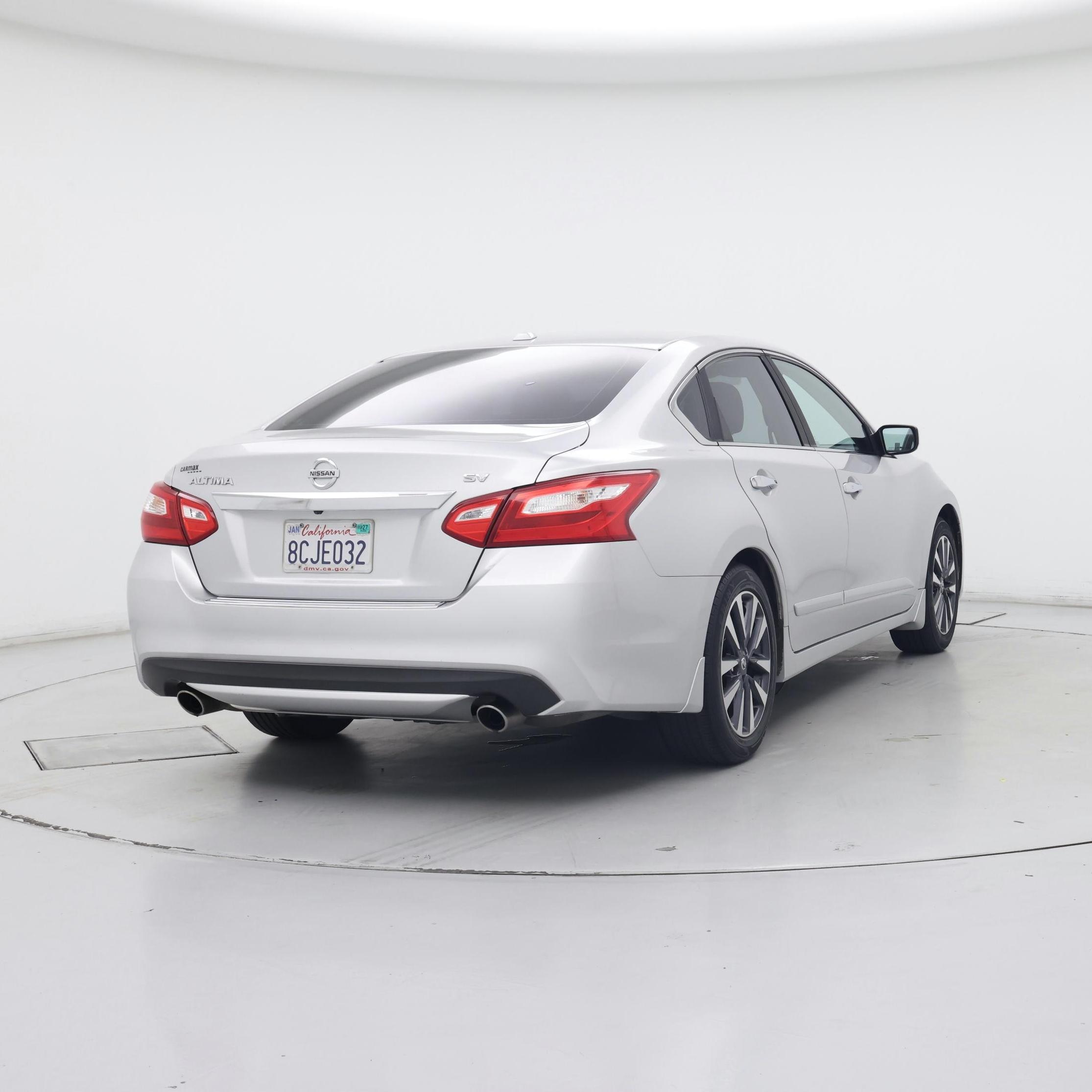 Thumbnail: 2017 Nissan Altima - 8