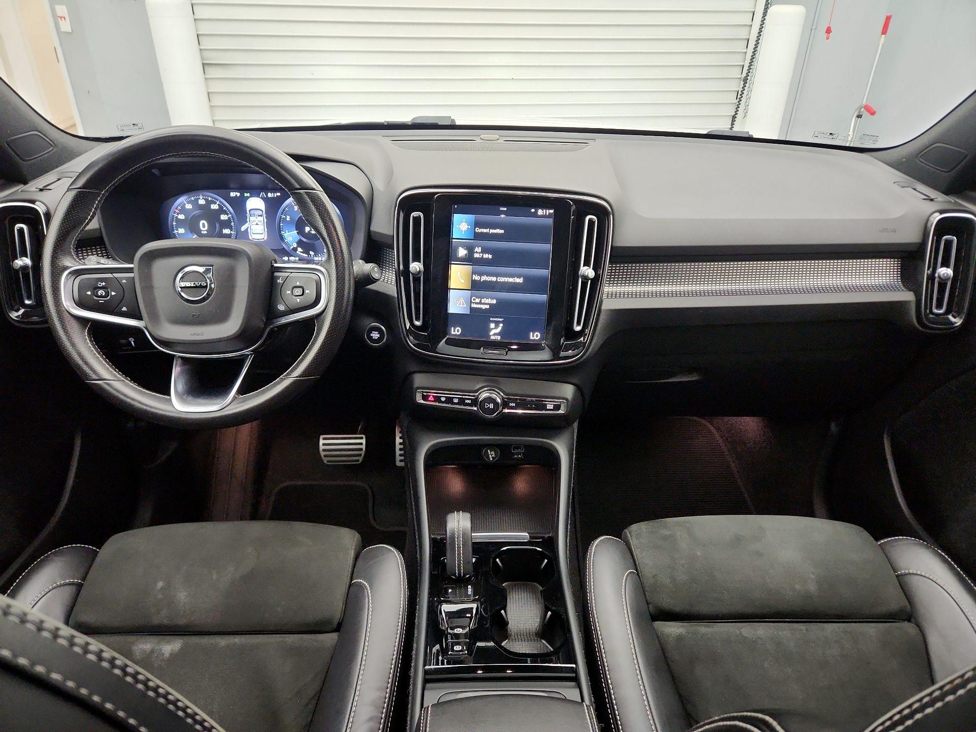 Thumbnail: 2021 Volvo XC40 - 9