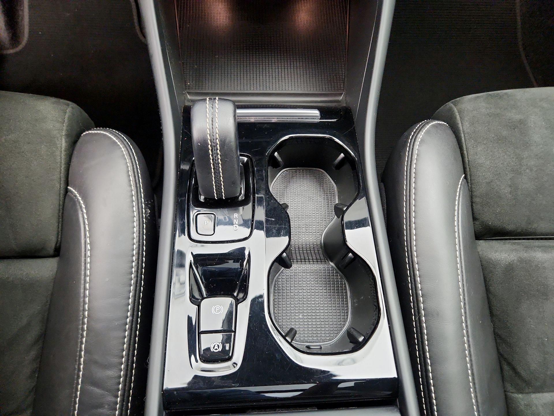 Thumbnail: 2021 Volvo XC40 - 18