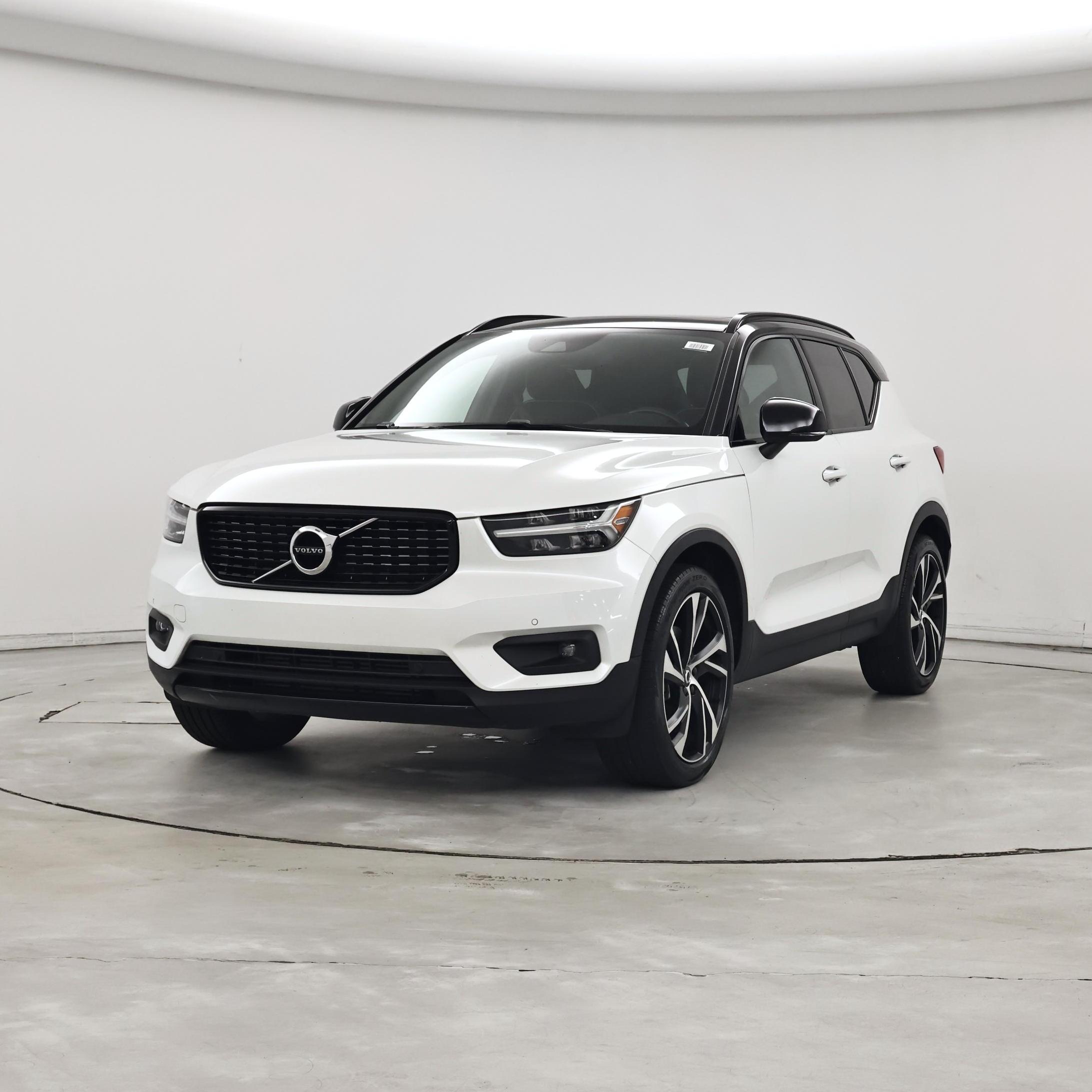Thumbnail: 2021 Volvo XC40 - 4