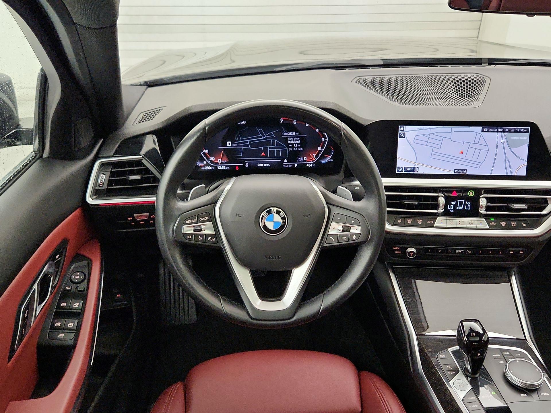 Thumbnail: 2022 BMW 3 Series - 10