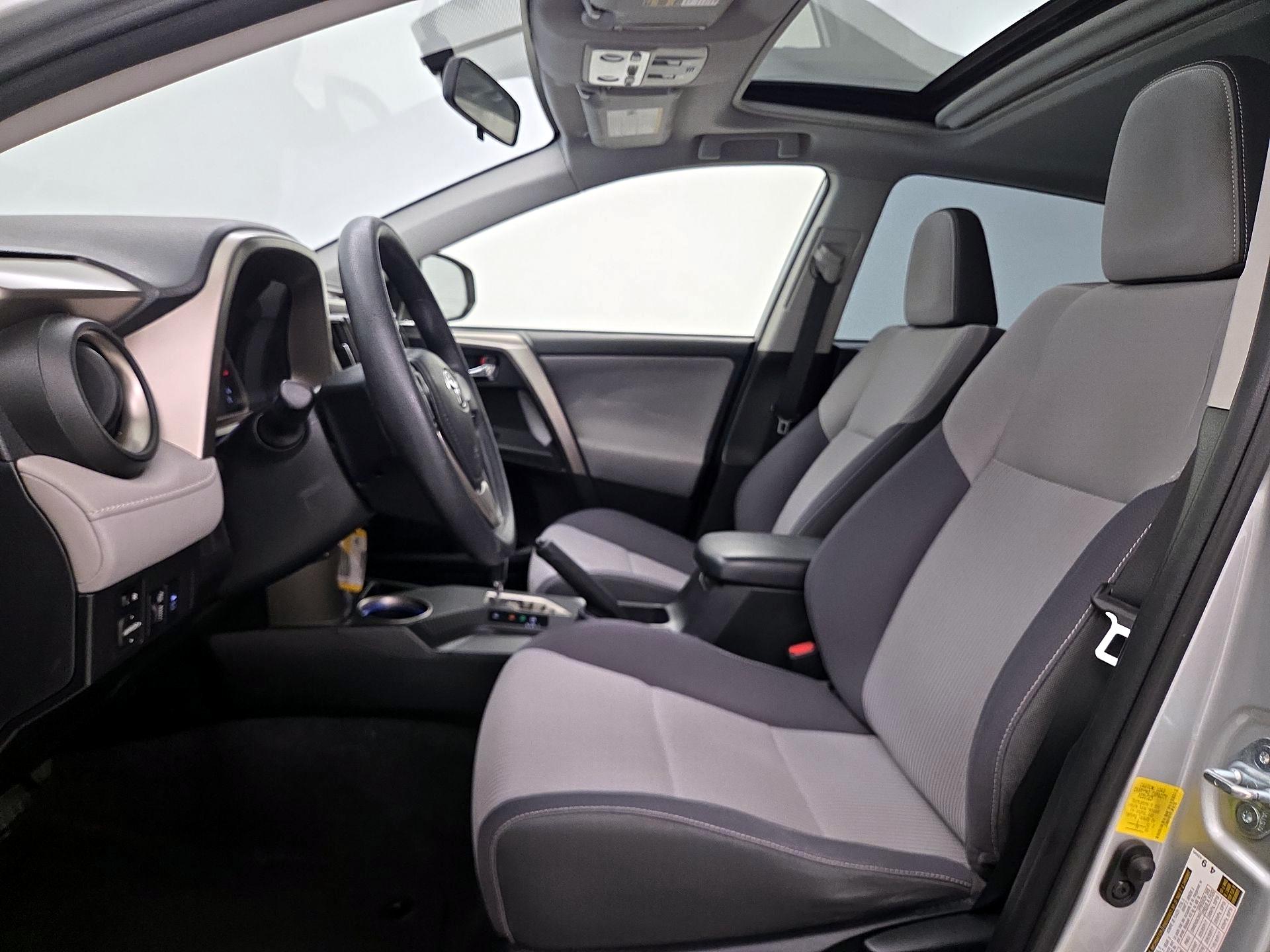 Thumbnail: 2014 Toyota RAV4 - 11