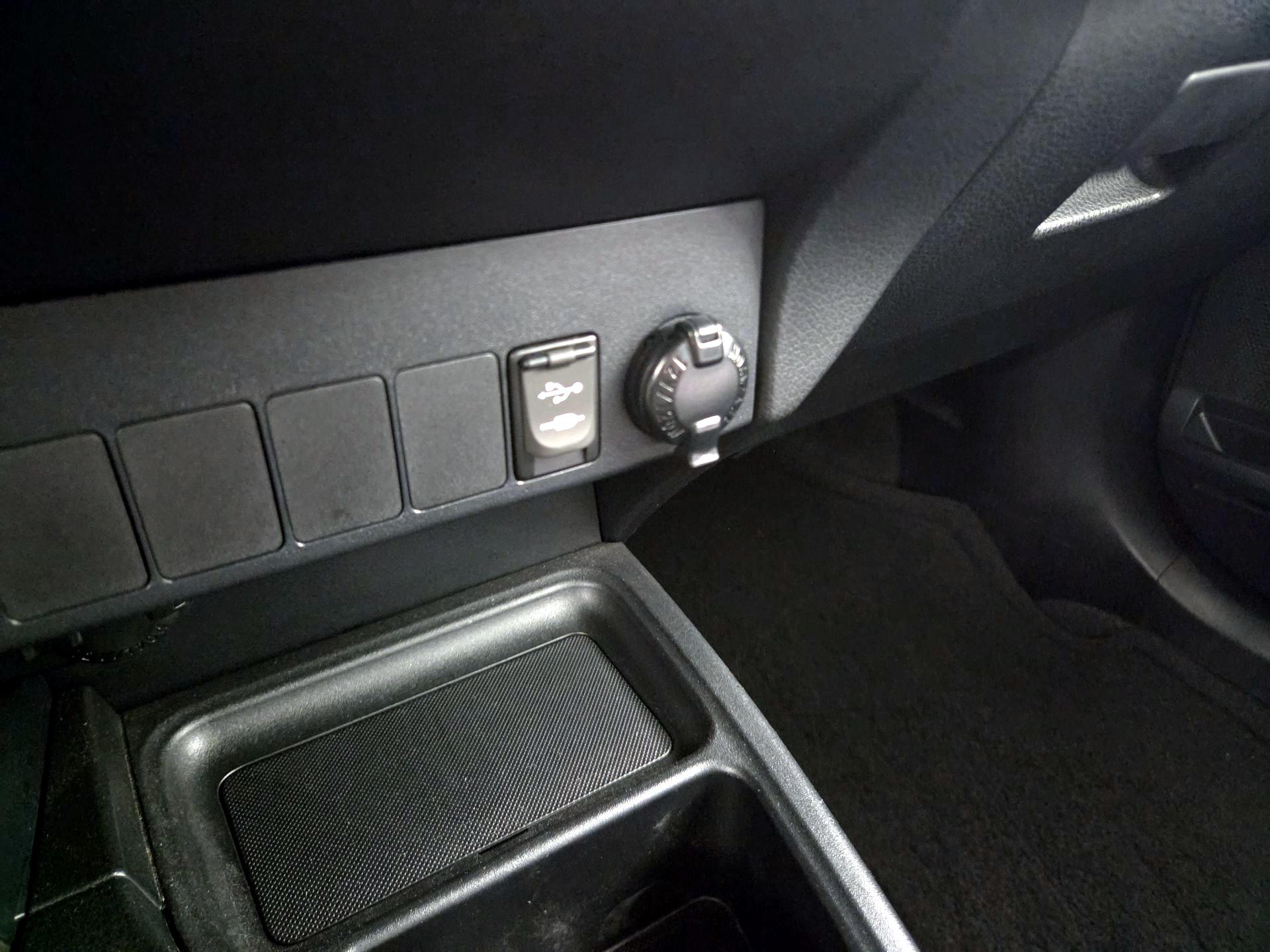 Thumbnail: 2014 Toyota RAV4 - 18
