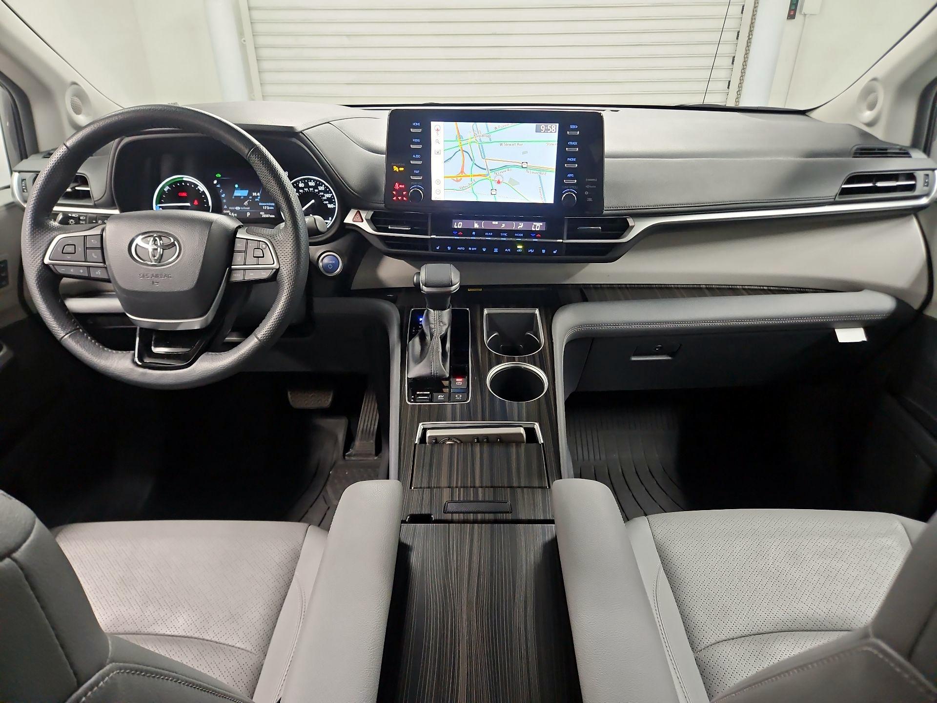 Thumbnail: 2022 Toyota Sienna - 9