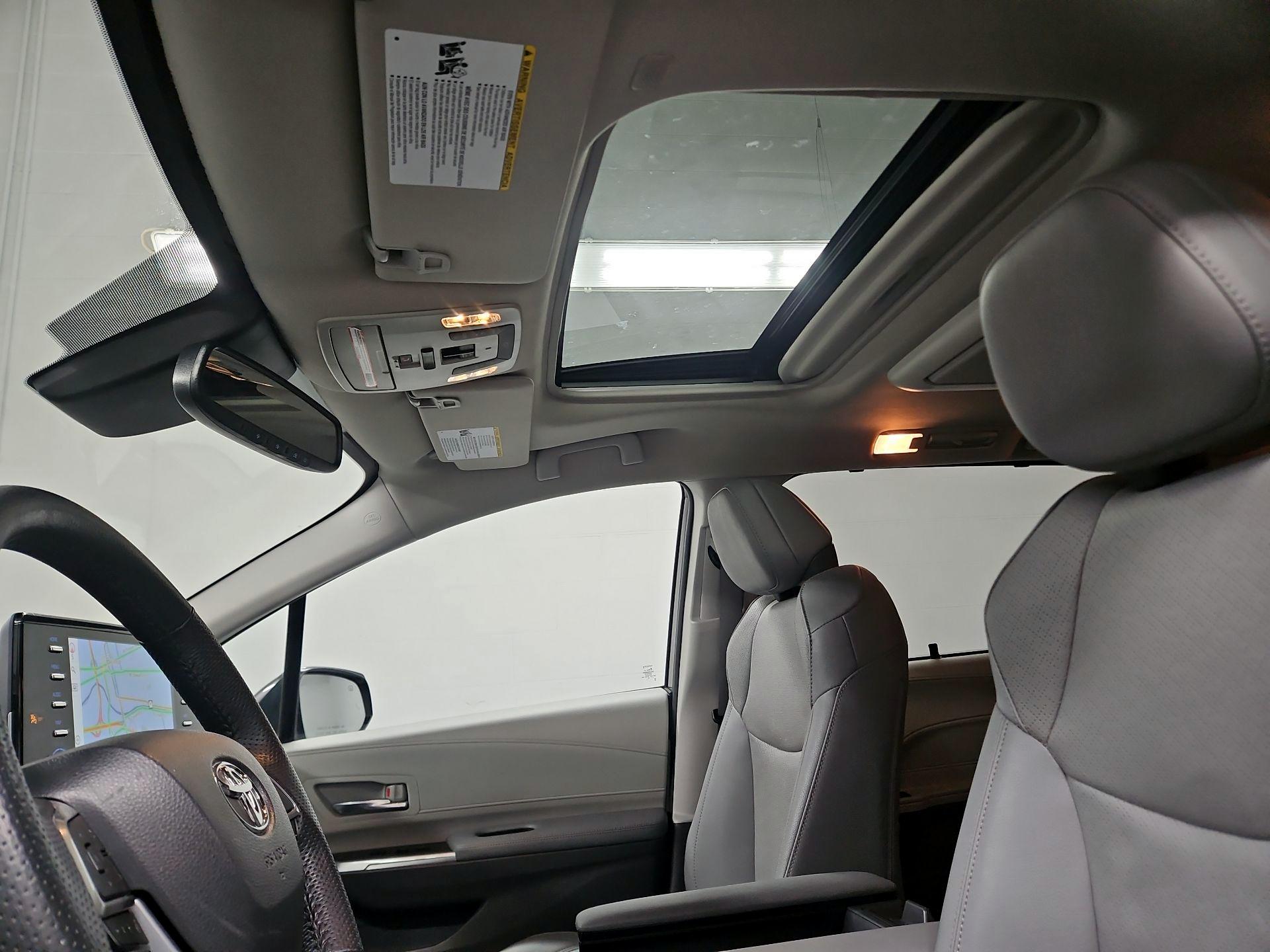 Thumbnail: 2022 Toyota Sienna - 20