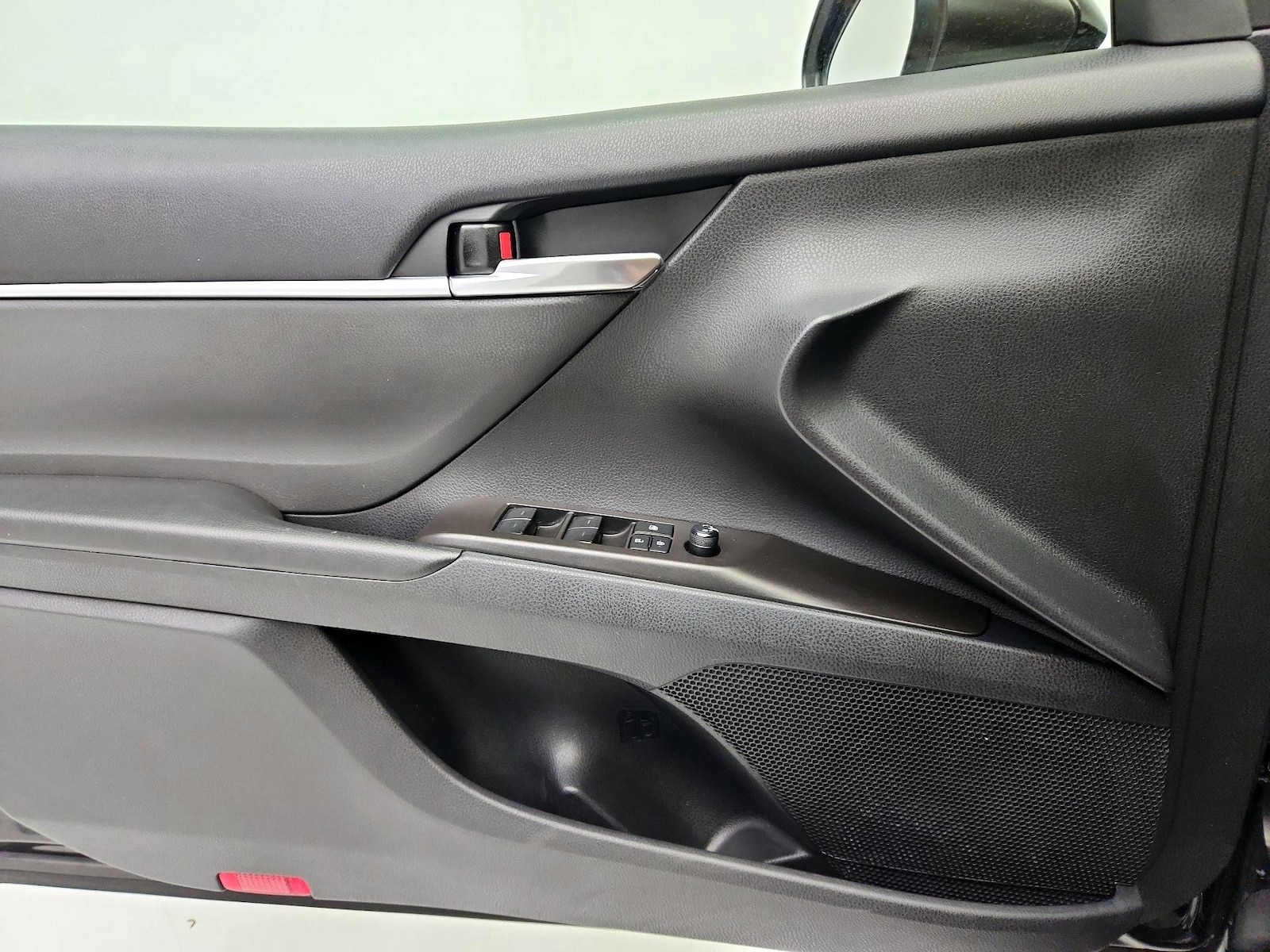 2023 Toyota Camry SE - Photo 13