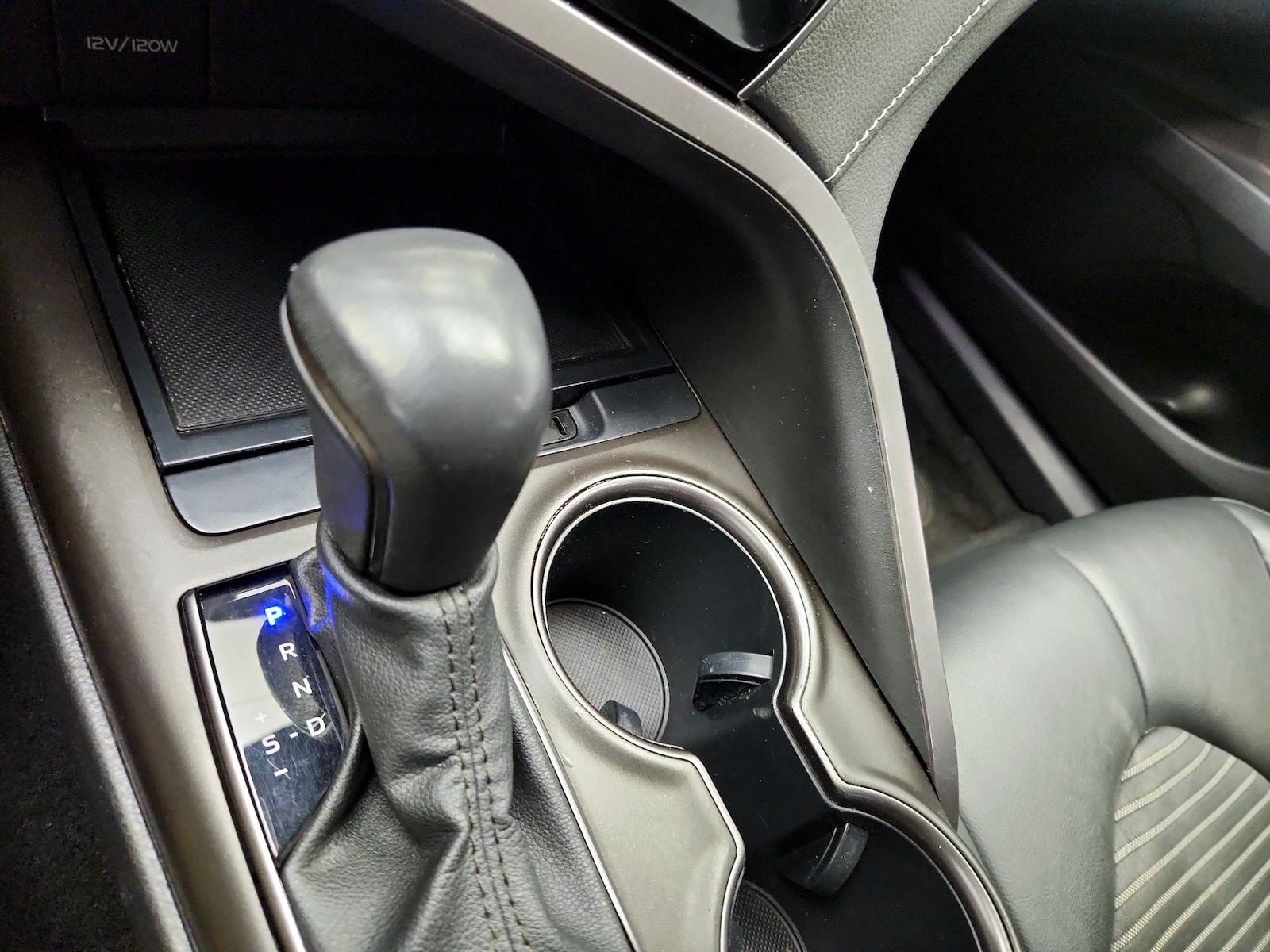 2023 Toyota Camry SE - Photo 19