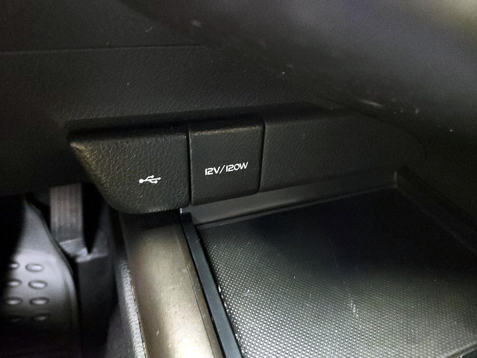 2023 Toyota Camry SE - Photo 20