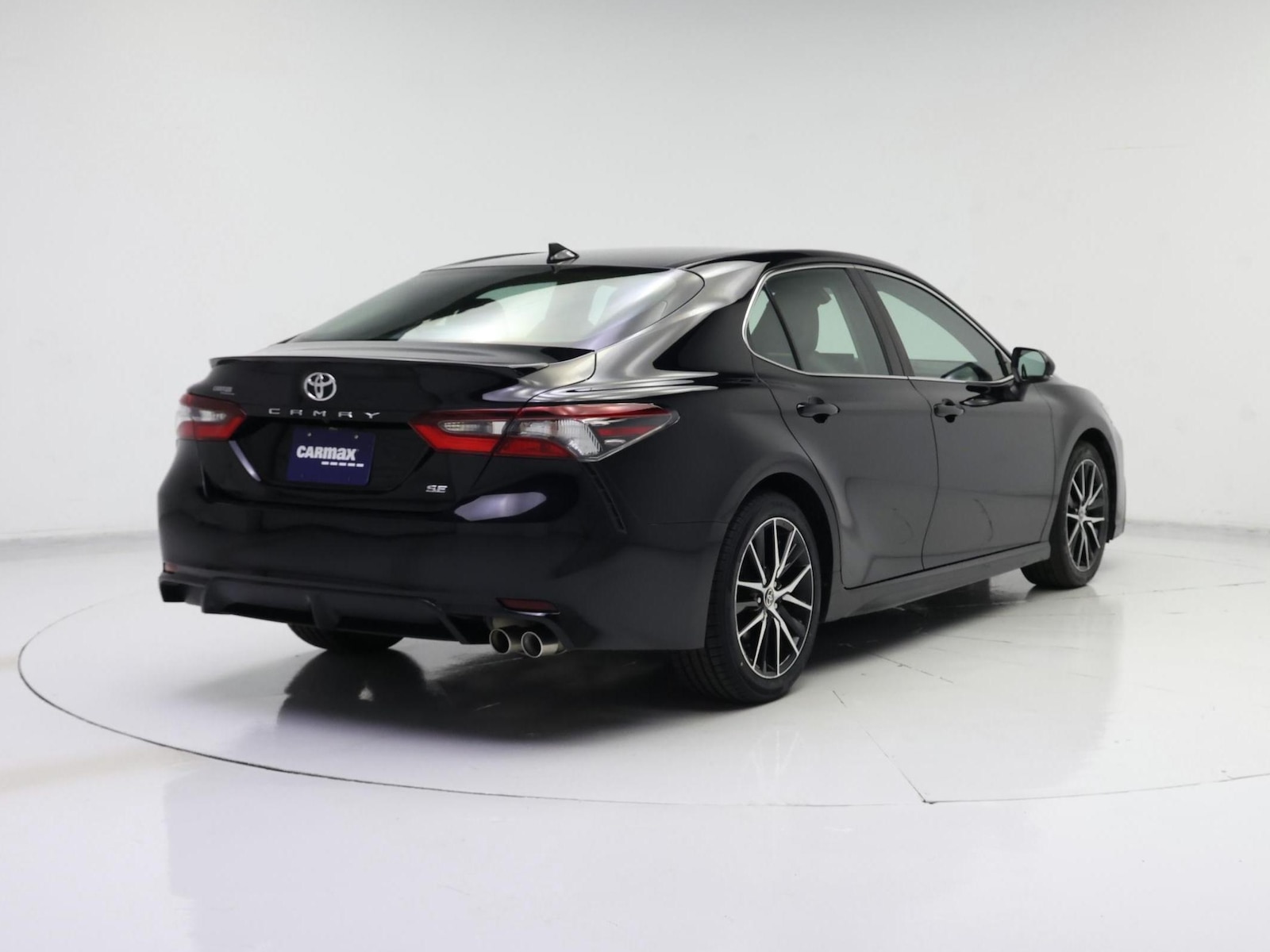 2023 Toyota Camry SE - Photo 9