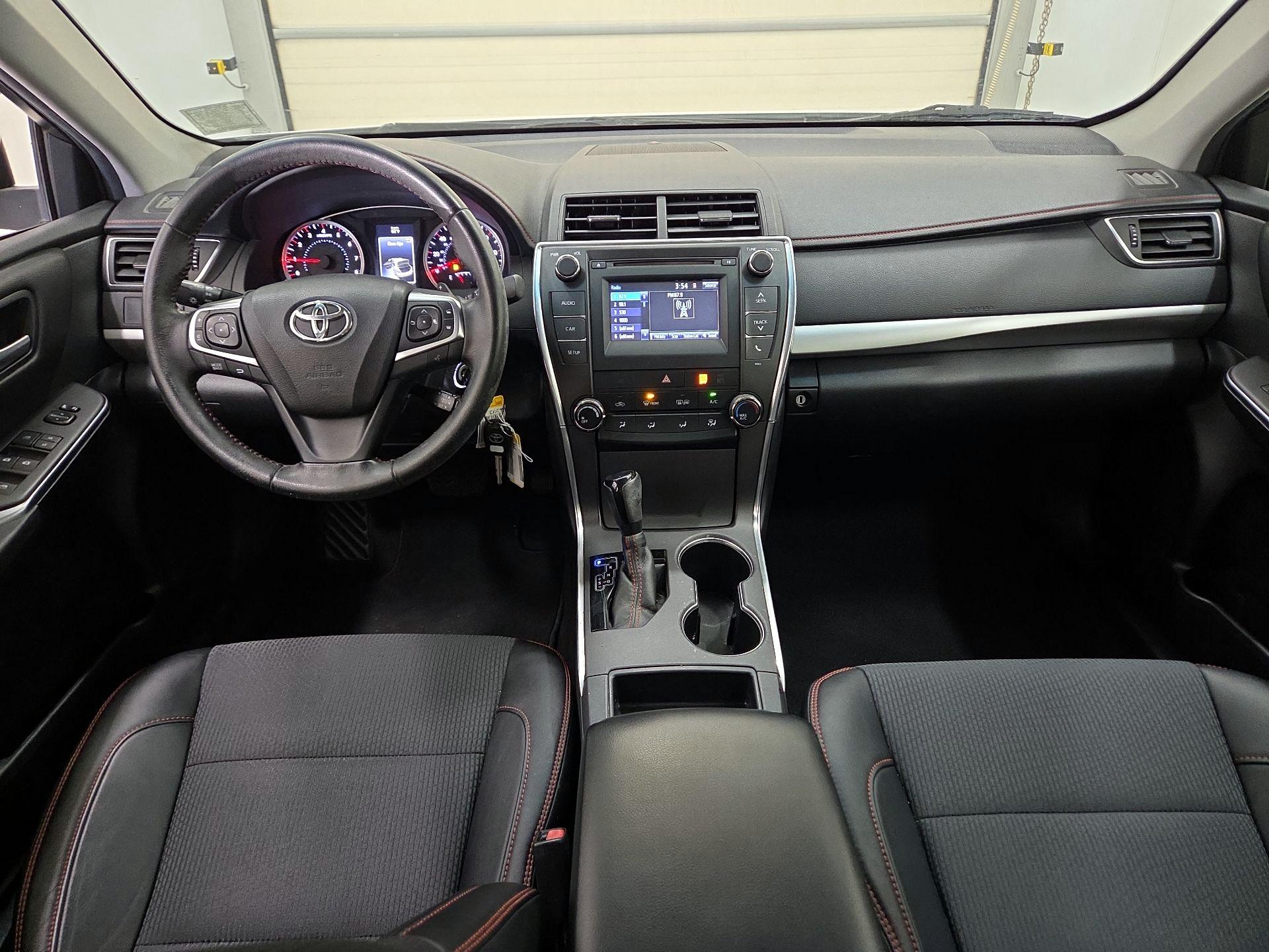 Thumbnail: 2016 Toyota Camry - 9