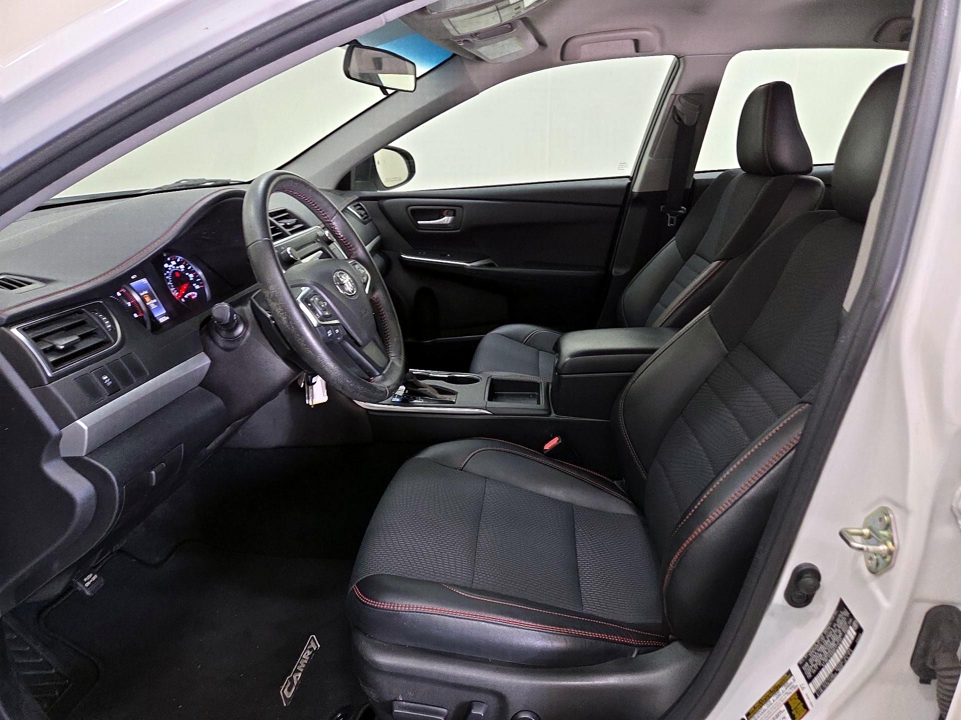 Thumbnail: 2016 Toyota Camry - 11