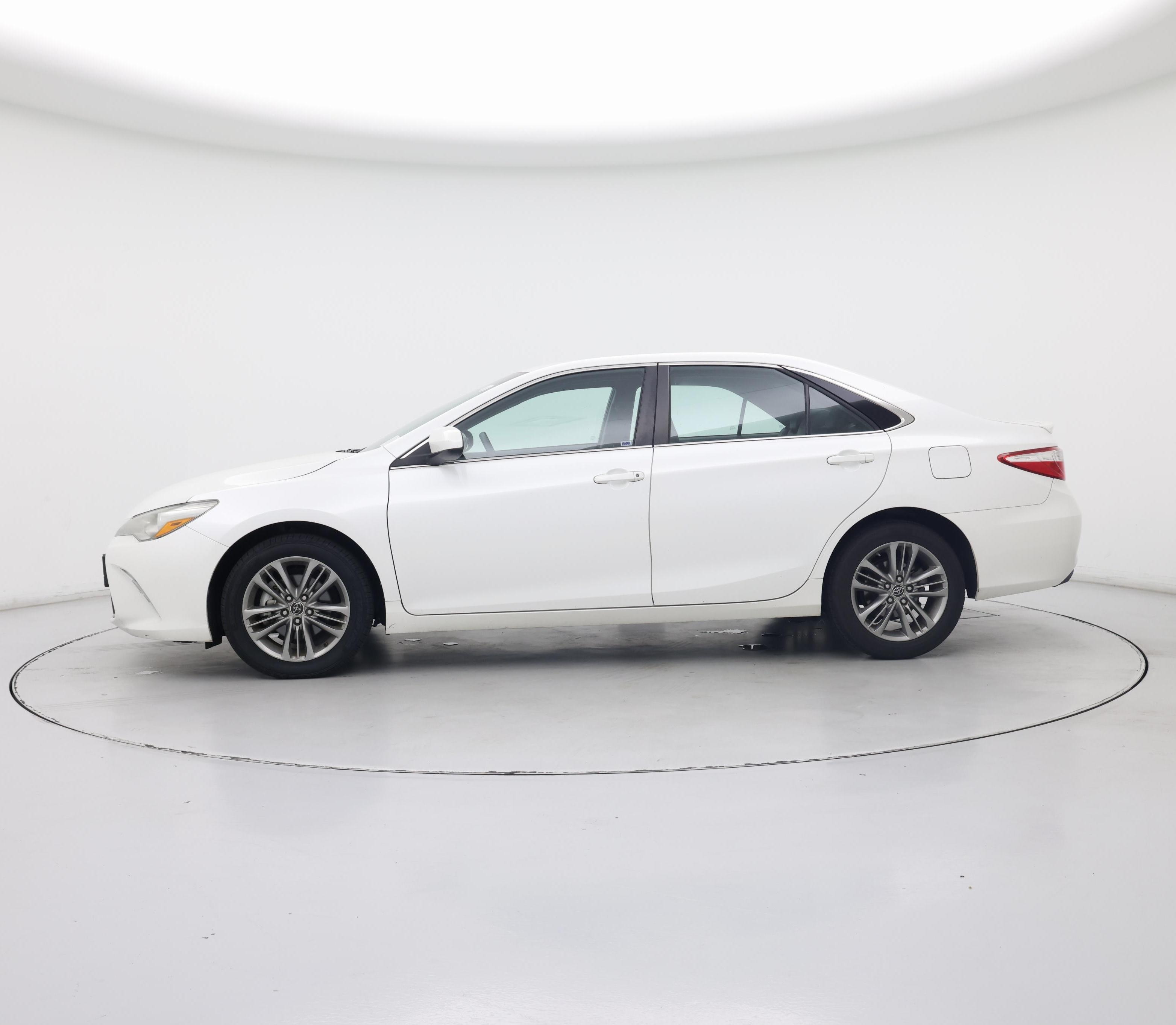 Thumbnail: 2016 Toyota Camry - 3