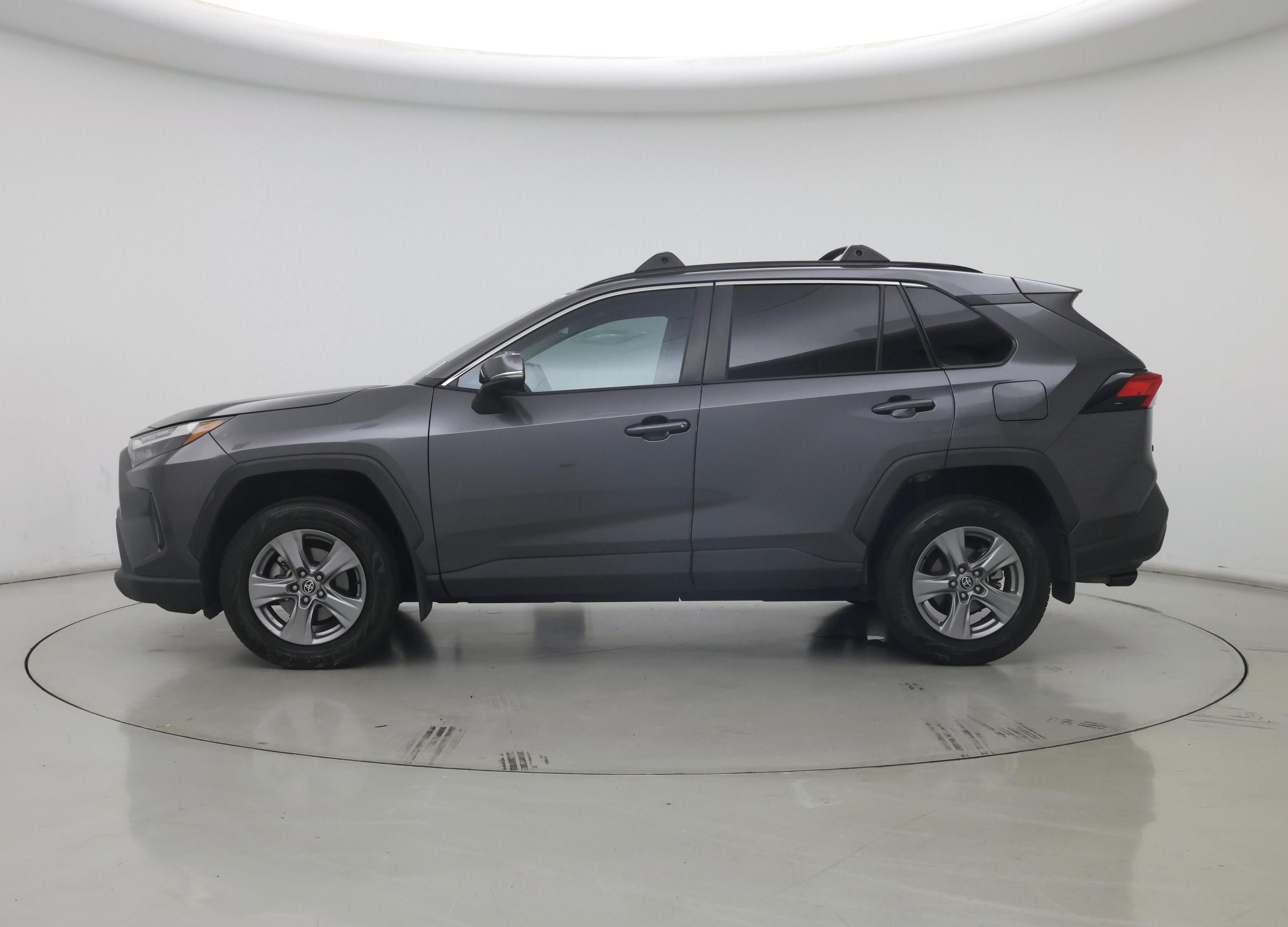 Thumbnail: 2022 Toyota RAV4 - 3